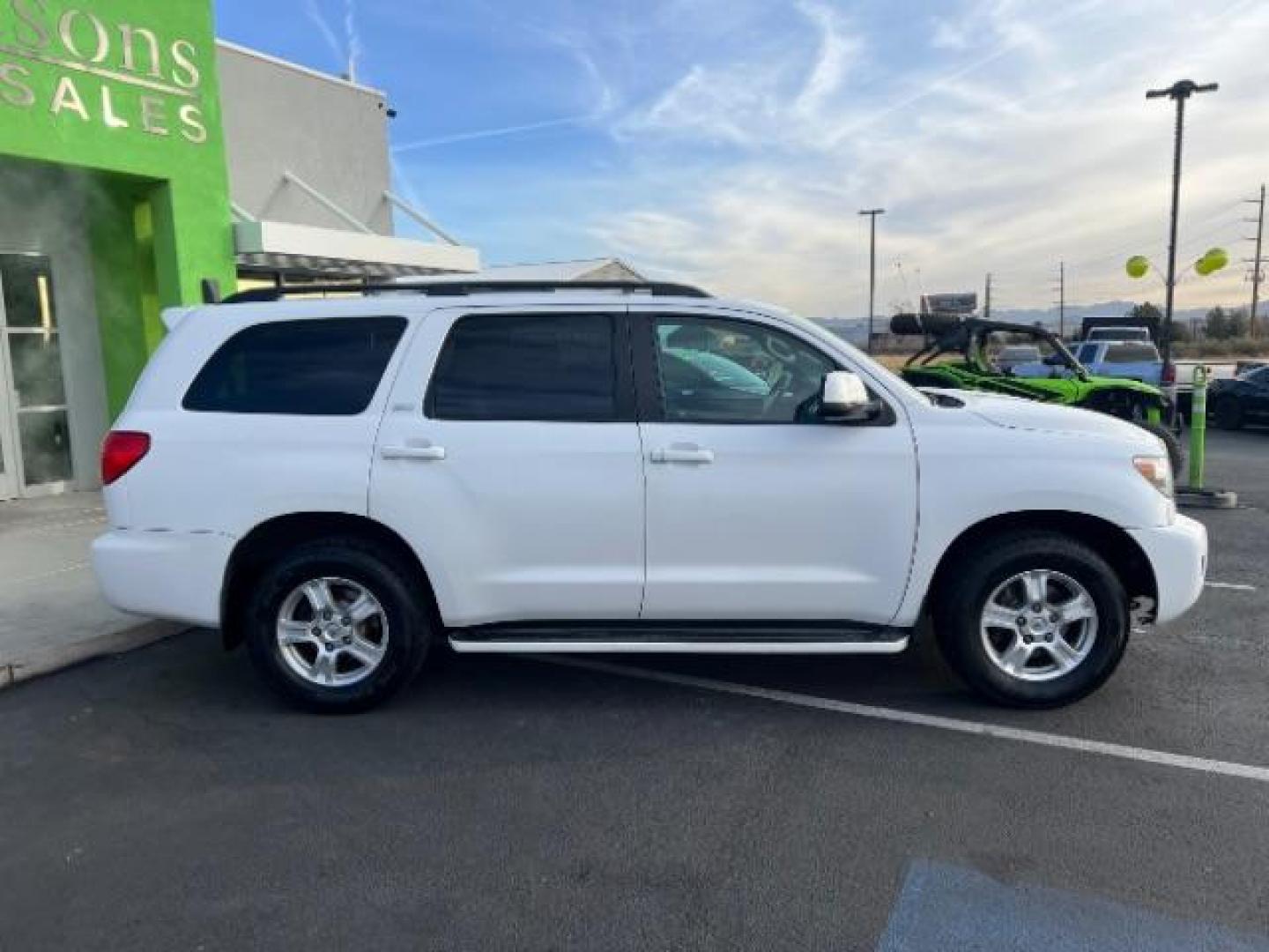 2008 Super White /Graphite Cloth Interior Toyota Sequoia SR5 5.7L 2WD (5TDZY64A18S) with an 4.7L V8 DOHC 32V engine, 6-Speed Automatic transmission, located at 1865 East Red Hills Pkwy, St. George, 84770, (435) 628-0023, 37.120850, -113.543640 - Photo#7