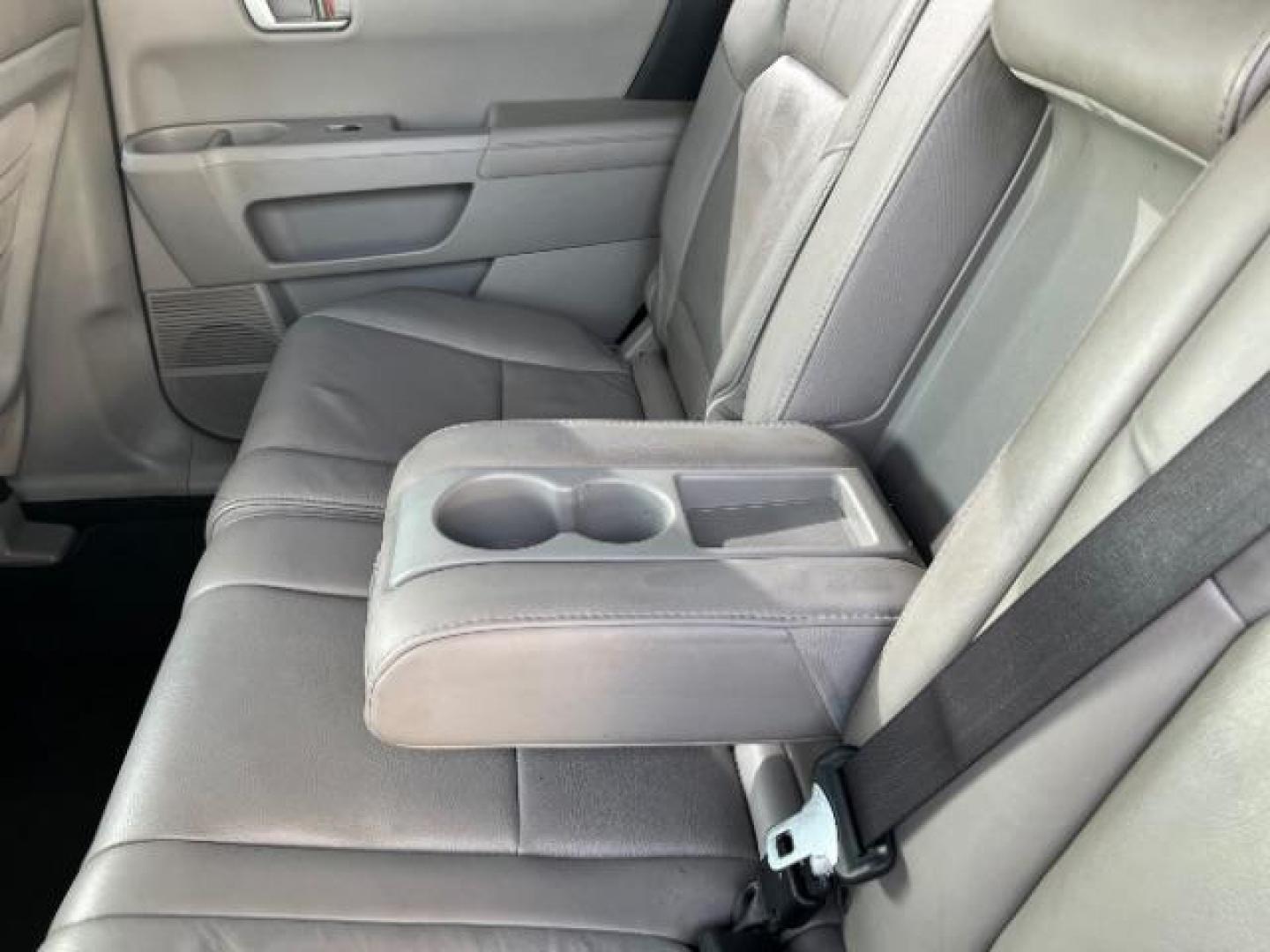 2011 Bali Blue Pearl /Gray Leather Interior Honda Pilot EX-L 2WD 5-Spd AT (5FNYF3H59BB) with an 3.5L V6 SOHC 24V engine, 5-Speed Automatic transmission, located at 1865 East Red Hills Pkwy, St. George, 84770, (435) 628-0023, 37.120850, -113.543640 - Photo#23