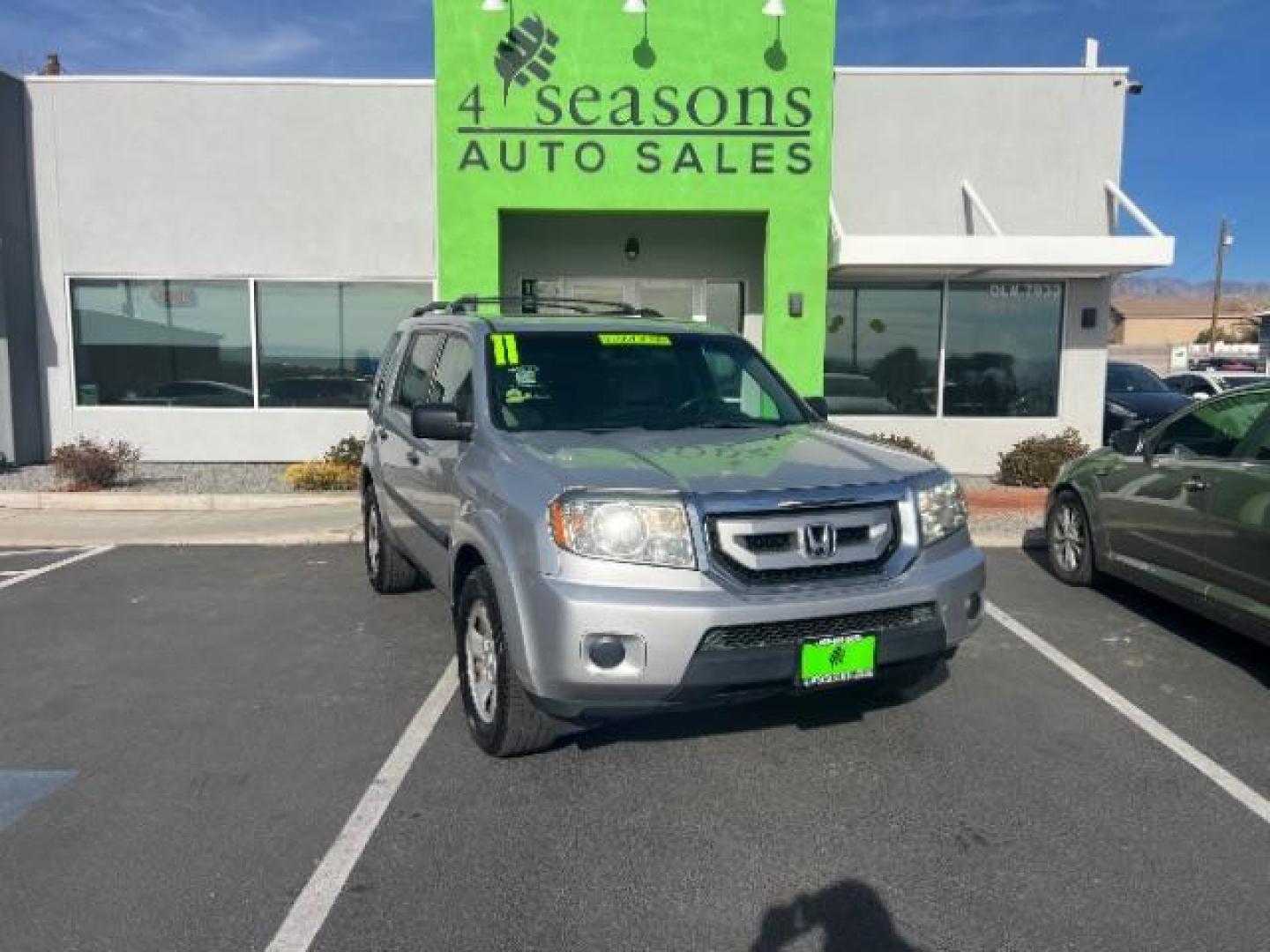 2011 Alabaster Silver Metallic /Black Cloth Interior Honda Pilot LX 2WD 5-Spd AT (5FNYF3H25BB) with an 3.5L V6 SOHC 24V engine, 5-Speed Automatic transmission, located at 1865 East Red Hills Pkwy, St. George, 84770, (435) 628-0023, 37.120850, -113.543640 - We specialize in helping ALL people get the best financing available. No matter your credit score, good, bad or none we can get you an amazing rate. Had a bankruptcy, divorce, or repossessions? We give you the green light to get your credit back on the road. Low down and affordable payments that fit - Photo#0