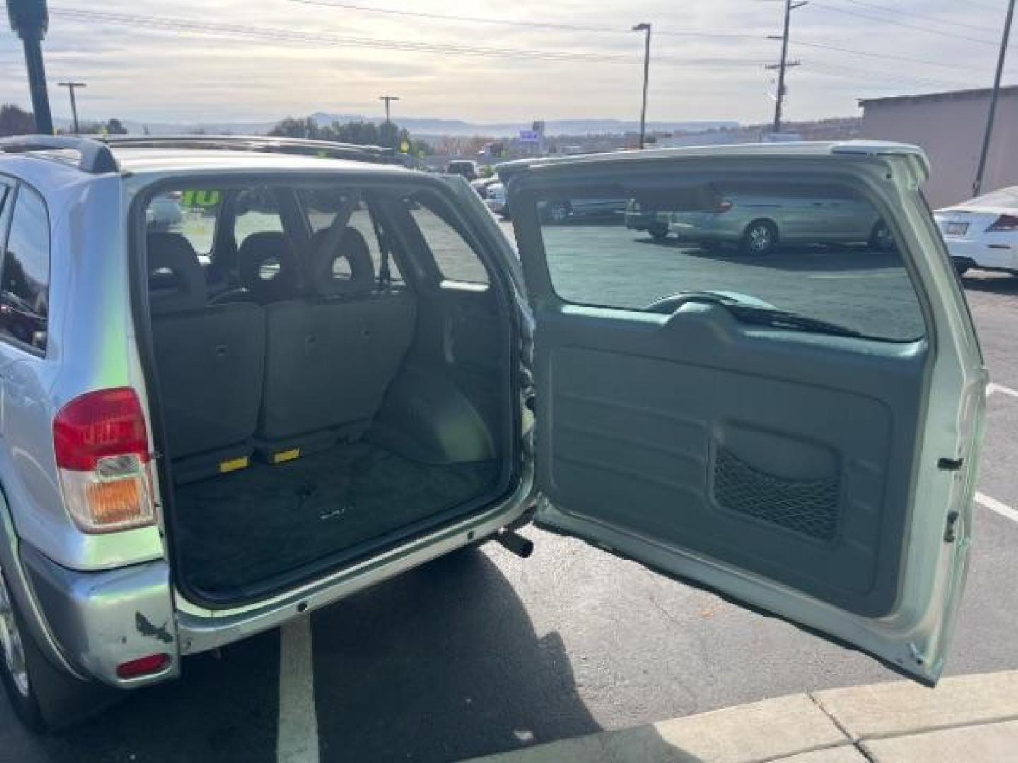 2001 Titanium Metallic /Gray Cloth Toyota RAV4 4WD (JTEHH20V610) with an 2.0L L4 DOHC 16V engine, 4-Speed Automatic transmission, located at 1865 East Red Hills Pkwy, St. George, 84770, (435) 628-0023, 37.120850, -113.543640 - We specialize in helping ALL people get the best financing available. No matter your credit score, good, bad or none we can get you an amazing rate. Had a bankruptcy, divorce, or repossessions? We give you the green light to get your credit back on the road. Low down and affordable payments that fit - Photo#24