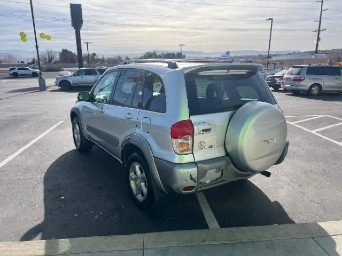 2001 Titanium Metallic /Gray Cloth Toyota RAV4 4WD (JTEHH20V610) with an 2.0L L4 DOHC 16V engine, 4-Speed Automatic transmission, located at 1865 East Red Hills Pkwy, St. George, 84770, (435) 628-0023, 37.120850, -113.543640 - We specialize in helping ALL people get the best financing available. No matter your credit score, good, bad or none we can get you an amazing rate. Had a bankruptcy, divorce, or repossessions? We give you the green light to get your credit back on the road. Low down and affordable payments that fit - Photo#4