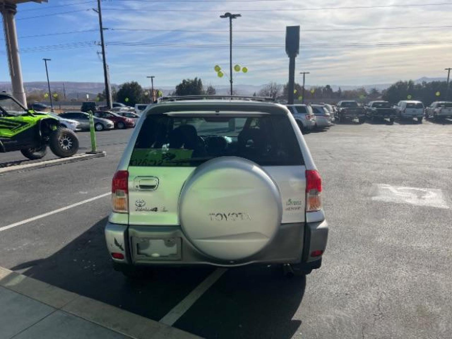 2001 Titanium Metallic /Gray Cloth Toyota RAV4 4WD (JTEHH20V610) with an 2.0L L4 DOHC 16V engine, 4-Speed Automatic transmission, located at 1865 East Red Hills Pkwy, St. George, 84770, (435) 628-0023, 37.120850, -113.543640 - We specialize in helping ALL people get the best financing available. No matter your credit score, good, bad or none we can get you an amazing rate. Had a bankruptcy, divorce, or repossessions? We give you the green light to get your credit back on the road. Low down and affordable payments that fit - Photo#5