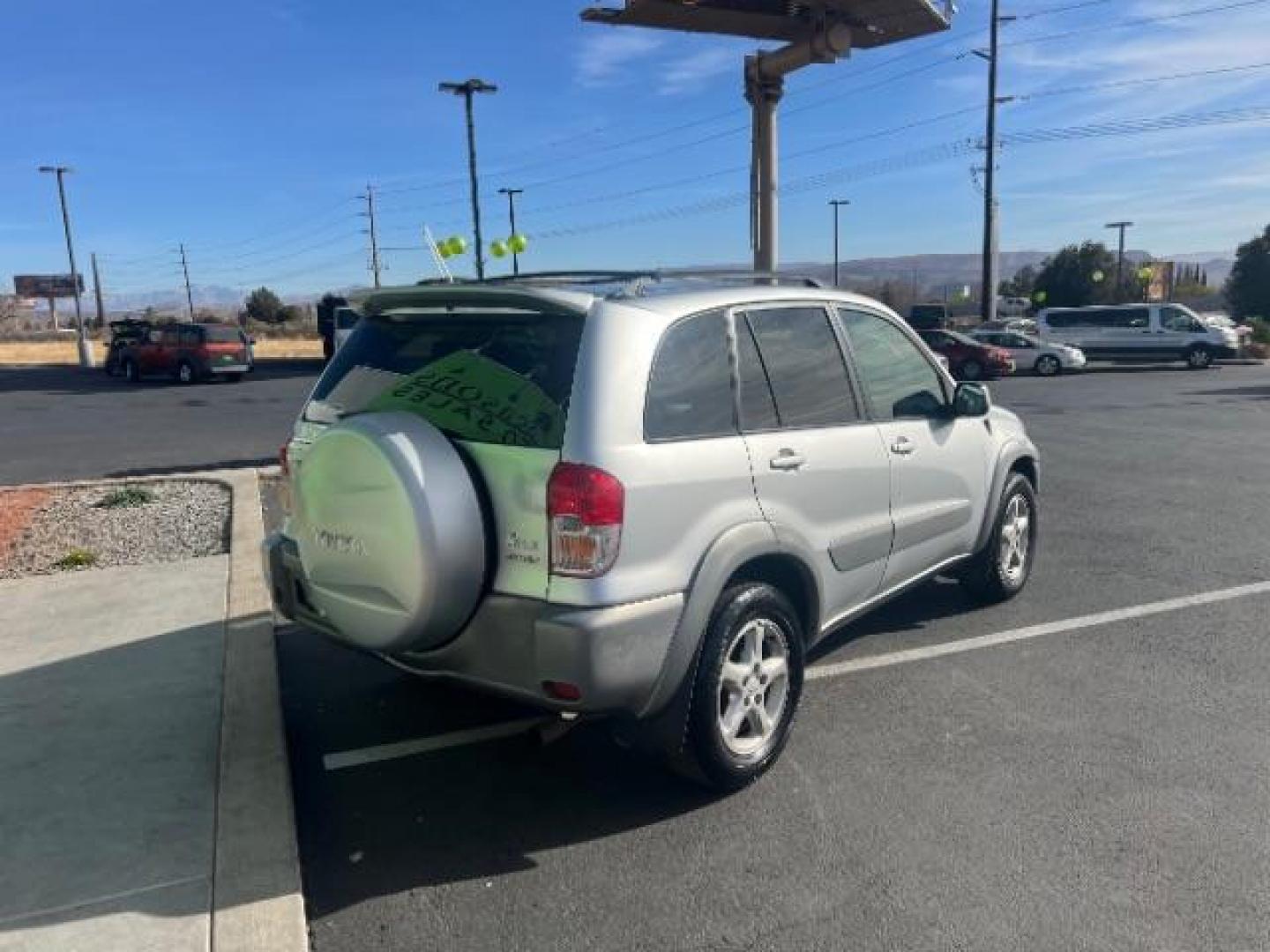 2001 Titanium Metallic /Gray Cloth Toyota RAV4 4WD (JTEHH20V610) with an 2.0L L4 DOHC 16V engine, 4-Speed Automatic transmission, located at 1865 East Red Hills Pkwy, St. George, 84770, (435) 628-0023, 37.120850, -113.543640 - We specialize in helping ALL people get the best financing available. No matter your credit score, good, bad or none we can get you an amazing rate. Had a bankruptcy, divorce, or repossessions? We give you the green light to get your credit back on the road. Low down and affordable payments that fit - Photo#6