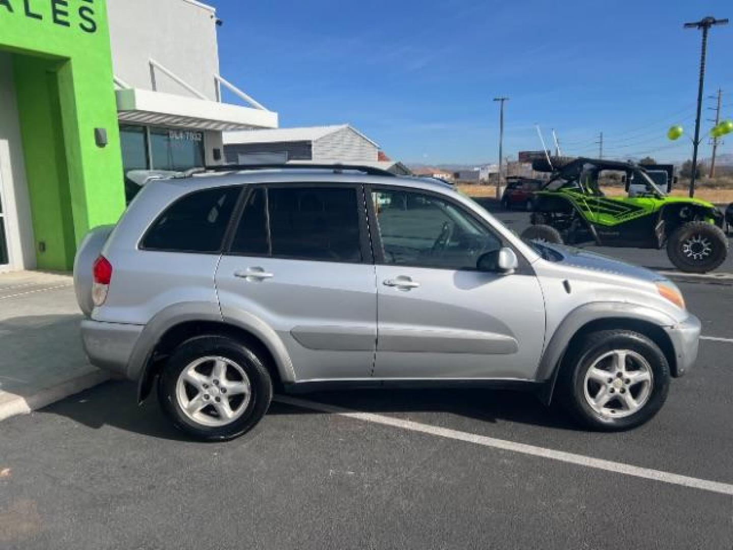 2001 Titanium Metallic /Gray Cloth Toyota RAV4 4WD (JTEHH20V610) with an 2.0L L4 DOHC 16V engine, 4-Speed Automatic transmission, located at 1865 East Red Hills Pkwy, St. George, 84770, (435) 628-0023, 37.120850, -113.543640 - We specialize in helping ALL people get the best financing available. No matter your credit score, good, bad or none we can get you an amazing rate. Had a bankruptcy, divorce, or repossessions? We give you the green light to get your credit back on the road. Low down and affordable payments that fit - Photo#7