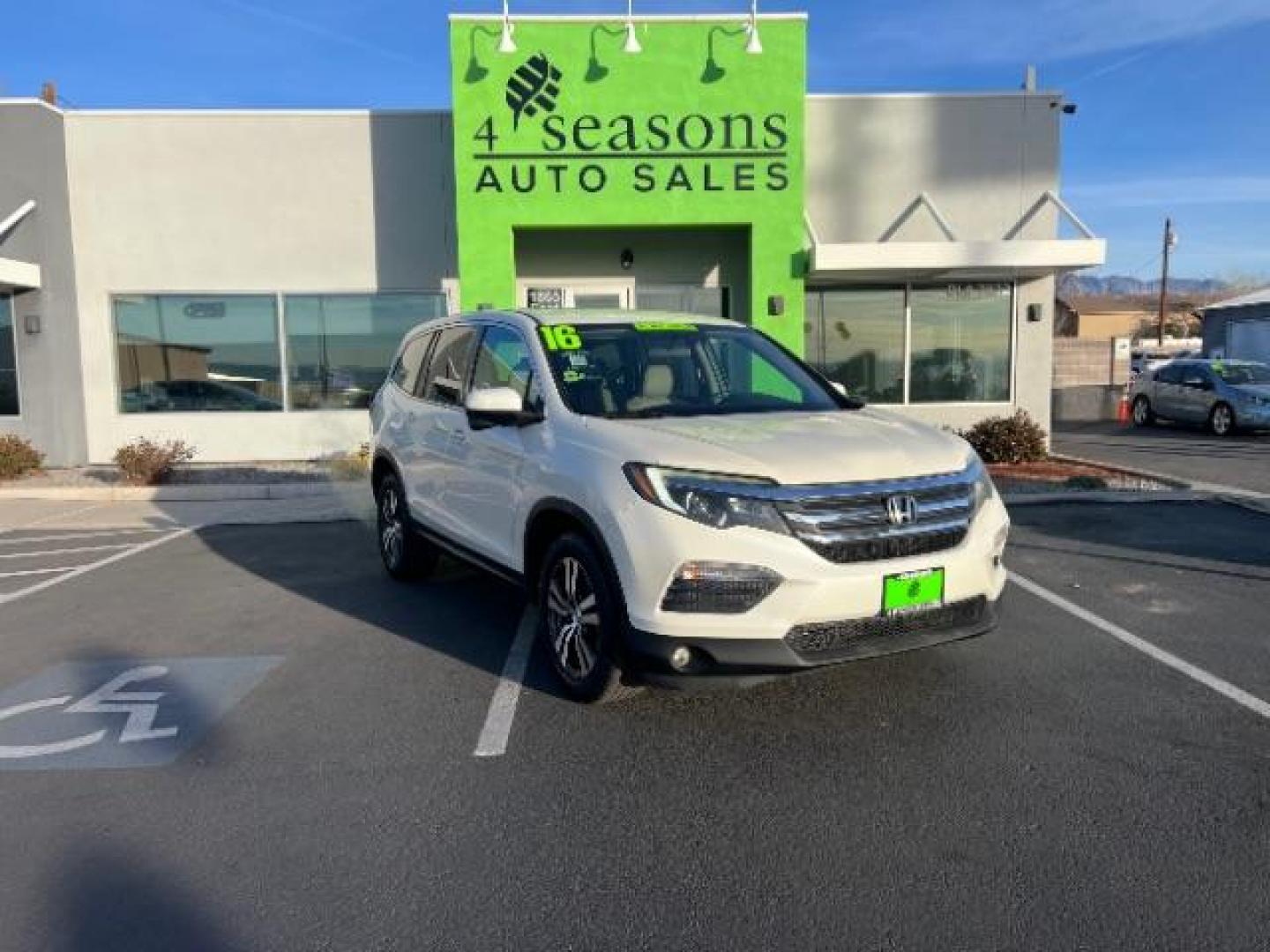 2016 White Diamond Pearl /Gray, cloth Honda Pilot EX 2WD (5FNYF5H35GB) with an 3.5L V6 SOHC 24V engine, 6-Speed Automatic transmission, located at 940 North Main Street, Cedar City, UT, 84720, (435) 628-0023, 37.692936, -113.061897 - We specialize in helping ALL people get the best financing available. No matter your credit score, good, bad or none we can get you an amazing rate. Had a bankruptcy, divorce, or repossessions? We give you the green light to get your credit back on the road. Low down and affordable payments that fit - Photo#0