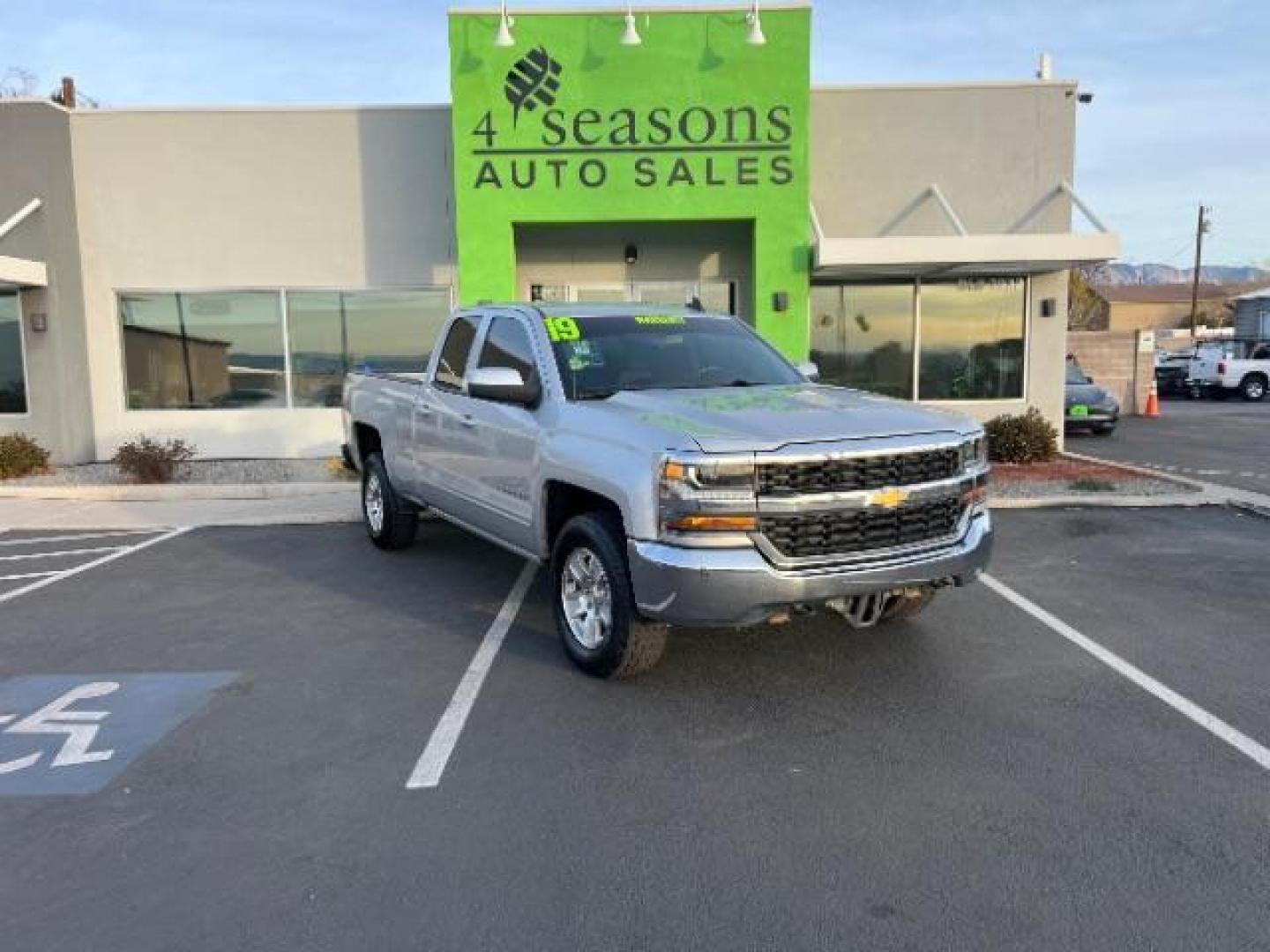 2019 Silver Ice Metallic /Jet Black, cloth Chevrolet Silverado 1500 Work Truck Double Cab 4WD (2GCVKPEC9K1) with an 5.3L V8 OHV 16V engine, 6-Speed Automatic transmission, located at 940 North Main Street, Cedar City, UT, 84720, (435) 628-0023, 37.692936, -113.061897 - We specialize in helping ALL people get the best financing available. No matter your credit score, good, bad or none we can get you an amazing rate. Had a bankruptcy, divorce, or repossessions? We give you the green light to get your credit back on the road. Low down and affordable payments that fit - Photo#0