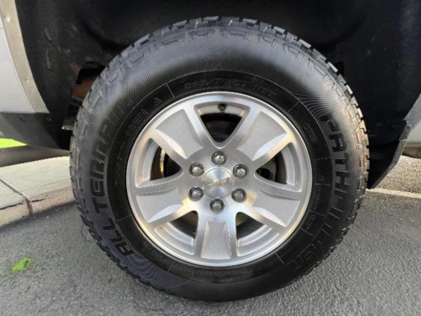 2019 Silver Ice Metallic /Jet Black, cloth Chevrolet Silverado 1500 Work Truck Double Cab 4WD (2GCVKPEC9K1) with an 5.3L V8 OHV 16V engine, 6-Speed Automatic transmission, located at 940 North Main Street, Cedar City, UT, 84720, (435) 628-0023, 37.692936, -113.061897 - We specialize in helping ALL people get the best financing available. No matter your credit score, good, bad or none we can get you an amazing rate. Had a bankruptcy, divorce, or repossessions? We give you the green light to get your credit back on the road. Low down and affordable payments that fit - Photo#9