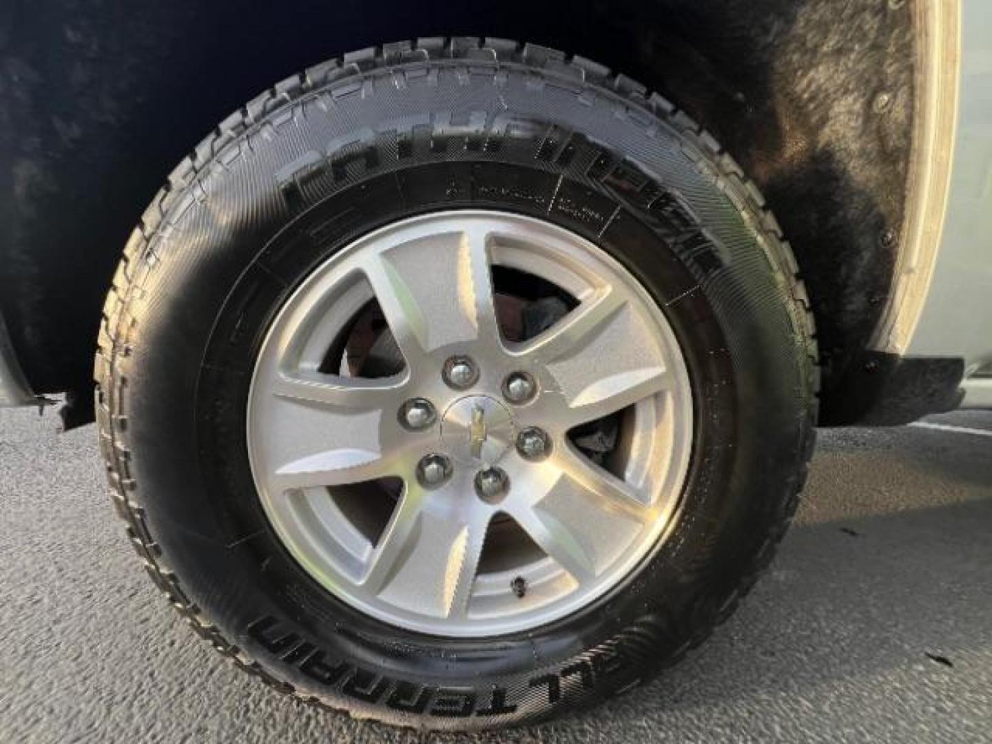 2019 Silver Ice Metallic /Jet Black, cloth Chevrolet Silverado 1500 Work Truck Double Cab 4WD (2GCVKPEC9K1) with an 5.3L V8 OHV 16V engine, 6-Speed Automatic transmission, located at 940 North Main Street, Cedar City, UT, 84720, (435) 628-0023, 37.692936, -113.061897 - We specialize in helping ALL people get the best financing available. No matter your credit score, good, bad or none we can get you an amazing rate. Had a bankruptcy, divorce, or repossessions? We give you the green light to get your credit back on the road. Low down and affordable payments that fit - Photo#11