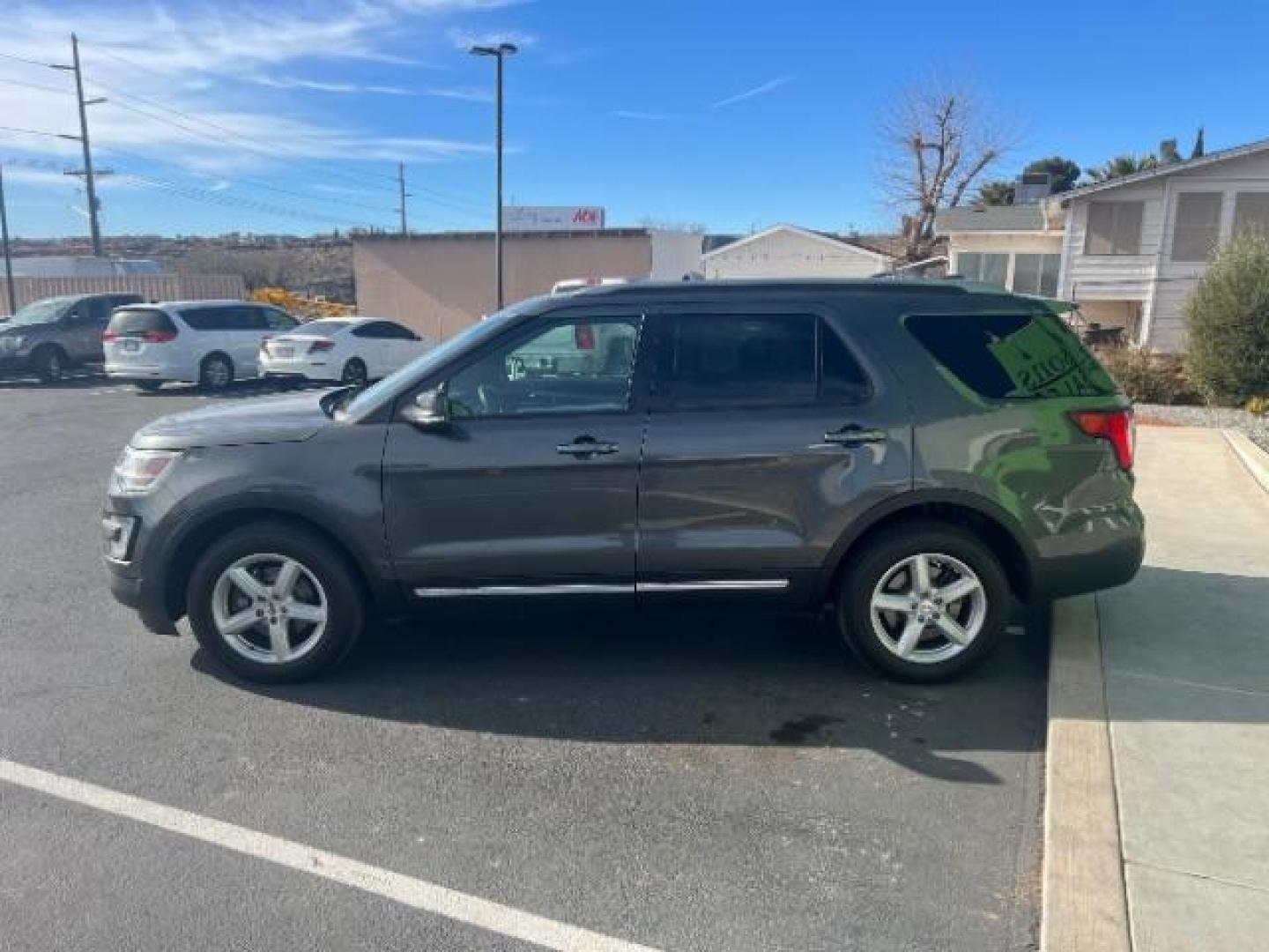 2017 Smoked Quartz Tinted Clearcoat Metallic /Dark Earth w/Ebony Black, leather/sueded microfibe Ford Explorer XLT 4WD (1FM5K8D80HG) with an 3.5L V6 DOHC 24V engine, 6-Speed Automatic transmission, located at 940 North Main Street, Cedar City, UT, 84720, (435) 628-0023, 37.692936, -113.061897 - We specialize in helping ALL people get the best financing available. No matter your credit score, good, bad or none we can get you an amazing rate. Had a bankruptcy, divorce, or repossessions? We give you the green light to get your credit back on the road. Low down and affordable payments that fit - Photo#3