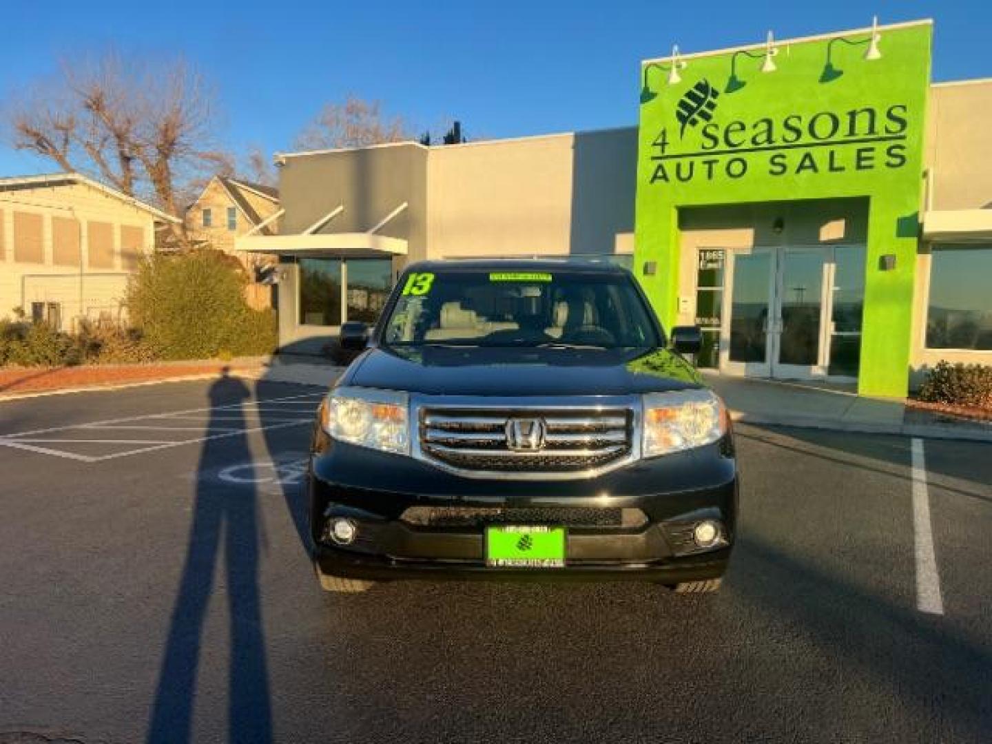 2013 Crystal Black Pearl /Beige Leather Interior Honda Pilot EX-L 4WD 5-Spd AT with Navigation (5FNYF4H79DB) with an 3.5L V6 SOHC 24V engine, 5-Speed Automatic transmission, located at 940 North Main Street, Cedar City, UT, 84720, (435) 628-0023, 37.692936, -113.061897 - We specialize in helping ALL people get the best financing available. No matter your credit score, good, bad or none we can get you an amazing rate. Had a bankruptcy, divorce, or repossessions? We give you the green light to get your credit back on the road. Low down and affordable payments that fit - Photo#1