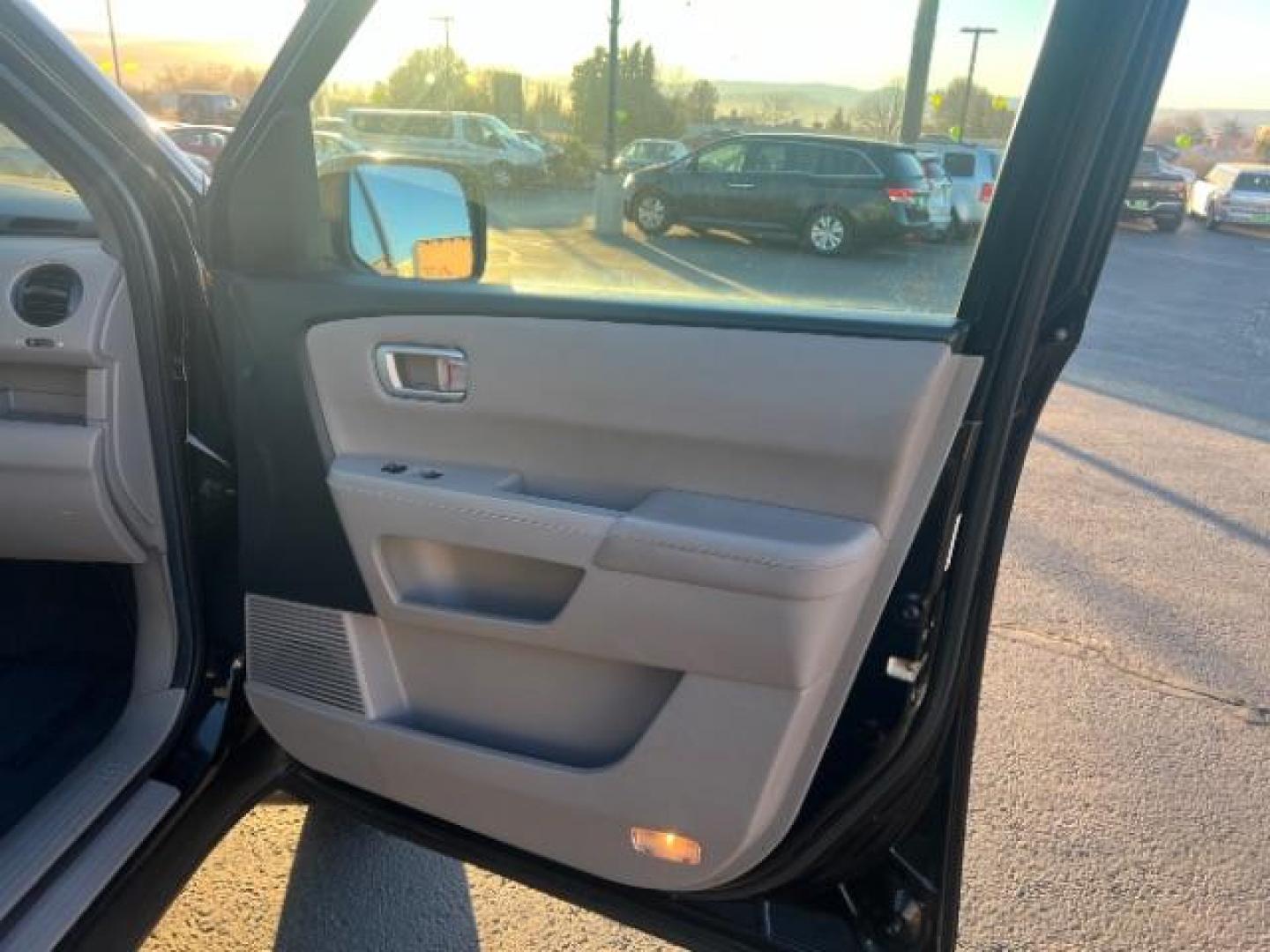 2013 Crystal Black Pearl /Beige Leather Interior Honda Pilot EX-L 4WD 5-Spd AT with Navigation (5FNYF4H79DB) with an 3.5L V6 SOHC 24V engine, 5-Speed Automatic transmission, located at 940 North Main Street, Cedar City, UT, 84720, (435) 628-0023, 37.692936, -113.061897 - We specialize in helping ALL people get the best financing available. No matter your credit score, good, bad or none we can get you an amazing rate. Had a bankruptcy, divorce, or repossessions? We give you the green light to get your credit back on the road. Low down and affordable payments that fit - Photo#28