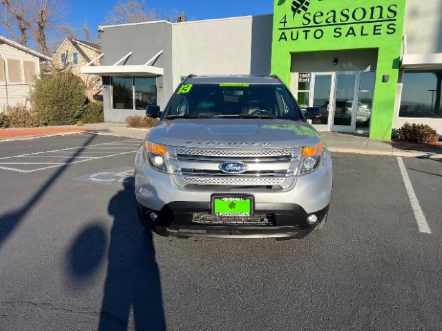 2013 Ingot Silver Metallic /Charcoal Black Leather Interior Ford Explorer XLT FWD (1FM5K7D86DG) with an 3.5L V6 DOHC 24V engine, 6-Speed Automatic transmission, located at 1865 East Red Hills Pkwy, St. George, 84770, (435) 628-0023, 37.120850, -113.543640 - Photo#1