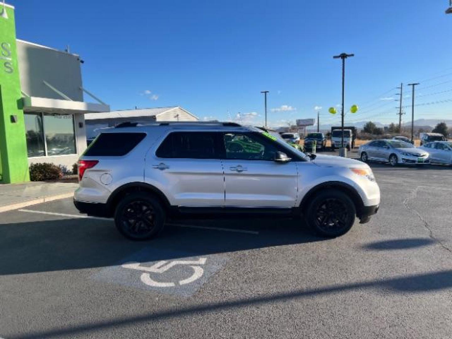 2013 Ingot Silver Metallic /Charcoal Black Leather Interior Ford Explorer XLT FWD (1FM5K7D86DG) with an 3.5L V6 DOHC 24V engine, 6-Speed Automatic transmission, located at 1865 East Red Hills Pkwy, St. George, 84770, (435) 628-0023, 37.120850, -113.543640 - Photo#7