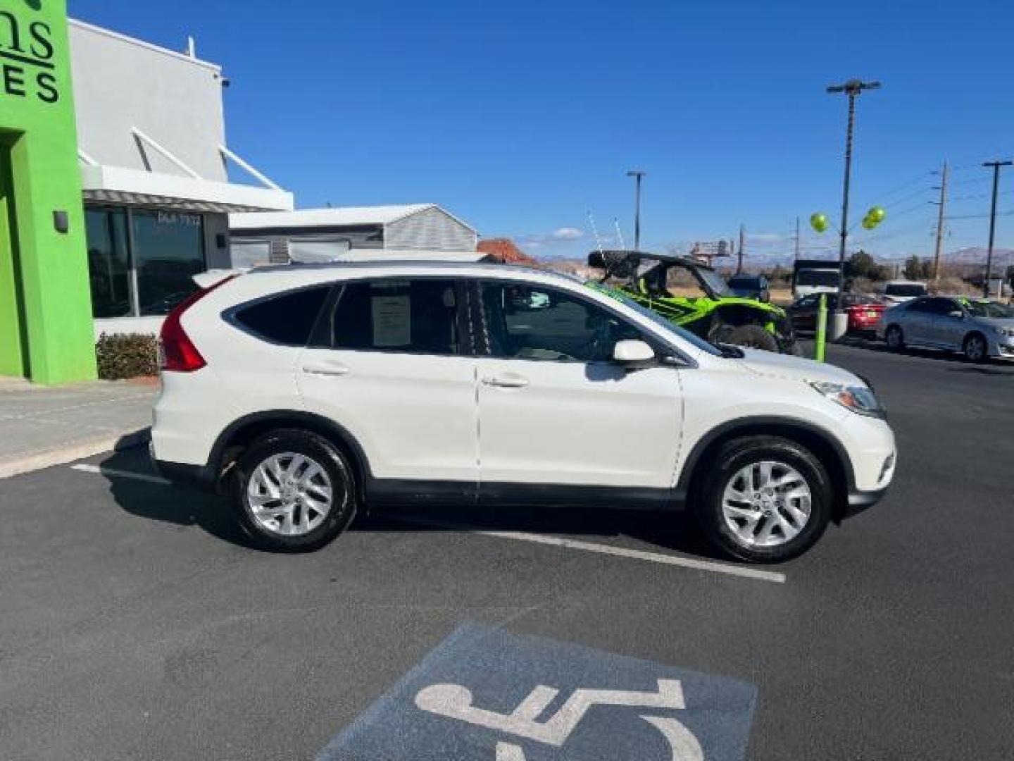 2015 WHITE /BLACK HONDA CR-V EX-L EX-L (5J6RM4H77FL) with an 4 CYL engine, AUTOMATIC transmission, located at 1865 East Red Hills Pkwy, St. George, 84770, (435) 628-0023, 37.120850, -113.543640 - We specialize in helping ALL people get the best financing available. No matter your credit score, good, bad or none we can get you an amazing rate. Had a bankruptcy, divorce, or repossessions? We give you the green light to get your credit back on the road. Low down and affordable payments that fit - Photo#7