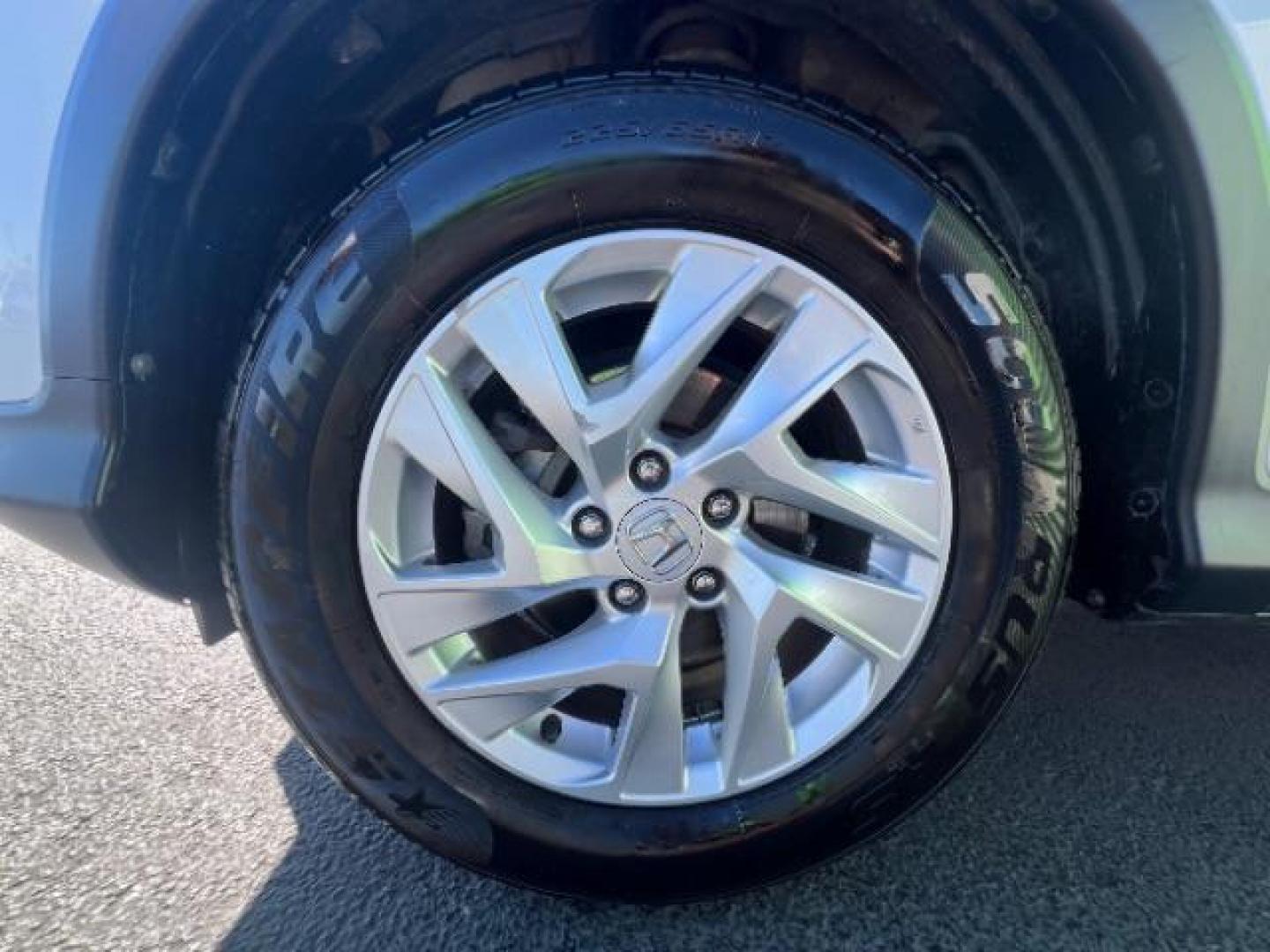 2015 WHITE /BLACK HONDA CR-V EX-L EX-L (5J6RM4H77FL) with an 4 CYL engine, AUTOMATIC transmission, located at 1865 East Red Hills Pkwy, St. George, 84770, (435) 628-0023, 37.120850, -113.543640 - We specialize in helping ALL people get the best financing available. No matter your credit score, good, bad or none we can get you an amazing rate. Had a bankruptcy, divorce, or repossessions? We give you the green light to get your credit back on the road. Low down and affordable payments that fit - Photo#9