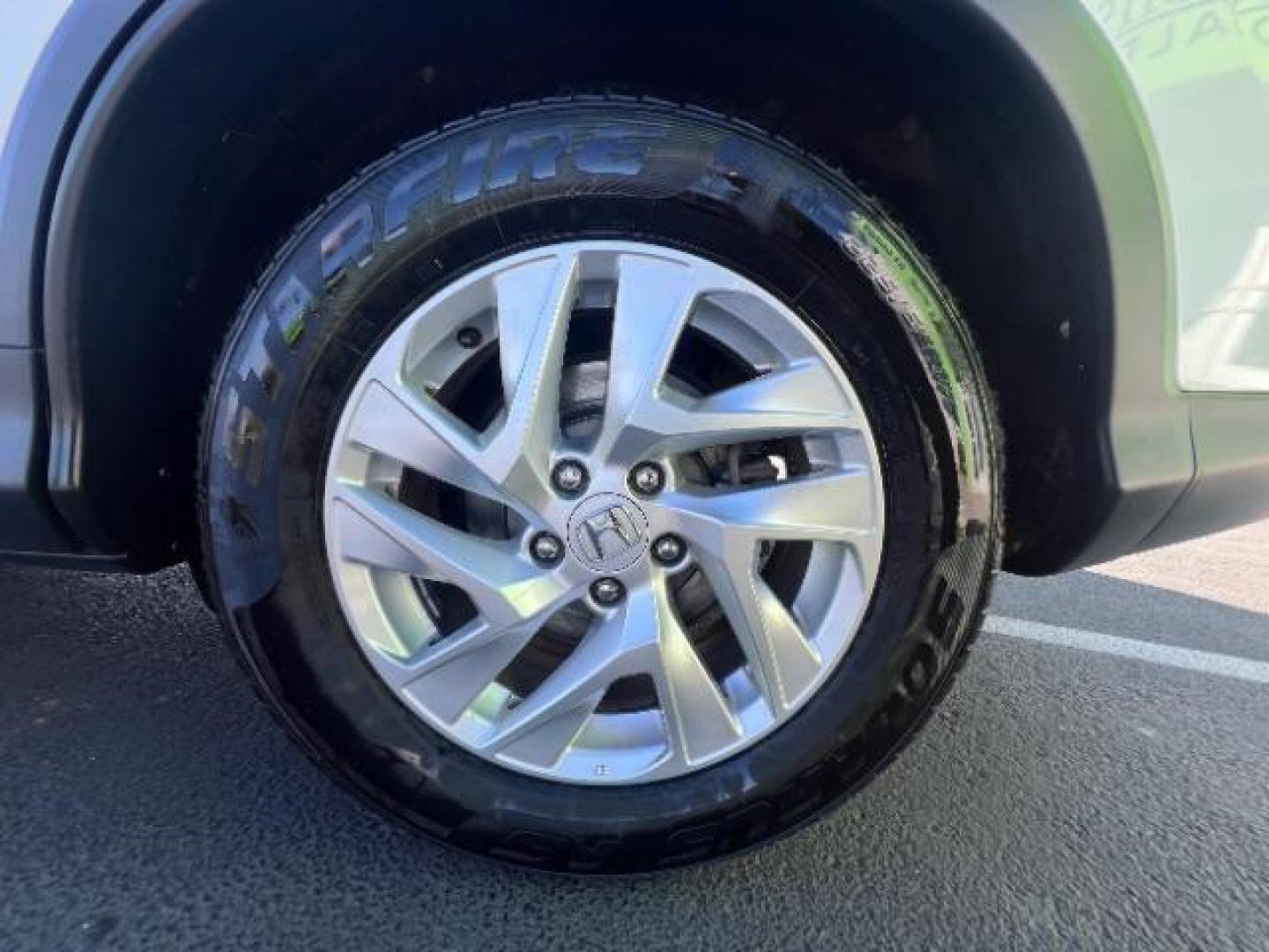 2015 WHITE /BLACK HONDA CR-V EX-L EX-L (5J6RM4H77FL) with an 4 CYL engine, AUTOMATIC transmission, located at 1865 East Red Hills Pkwy, St. George, 84770, (435) 628-0023, 37.120850, -113.543640 - We specialize in helping ALL people get the best financing available. No matter your credit score, good, bad or none we can get you an amazing rate. Had a bankruptcy, divorce, or repossessions? We give you the green light to get your credit back on the road. Low down and affordable payments that fit - Photo#10