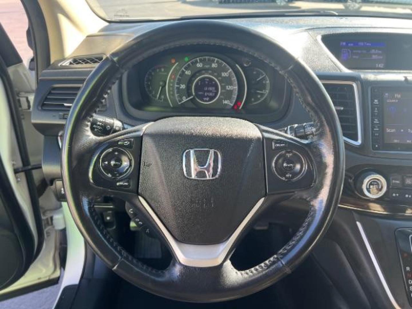 2015 WHITE /BLACK HONDA CR-V EX-L EX-L (5J6RM4H77FL) with an 4 CYL engine, AUTOMATIC transmission, located at 1865 East Red Hills Pkwy, St. George, 84770, (435) 628-0023, 37.120850, -113.543640 - We specialize in helping ALL people get the best financing available. No matter your credit score, good, bad or none we can get you an amazing rate. Had a bankruptcy, divorce, or repossessions? We give you the green light to get your credit back on the road. Low down and affordable payments that fit - Photo#16