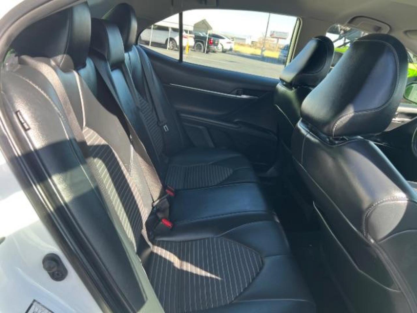 2020 White /Black Leather Interior Toyota Camry SE (4T1G11AK9LU) with an 2.5L L4 DOHC 16V engine, 8-Speed Automatic transmission, located at 1865 East Red Hills Pkwy, St. George, 84770, (435) 628-0023, 37.120850, -113.543640 - Photo#28