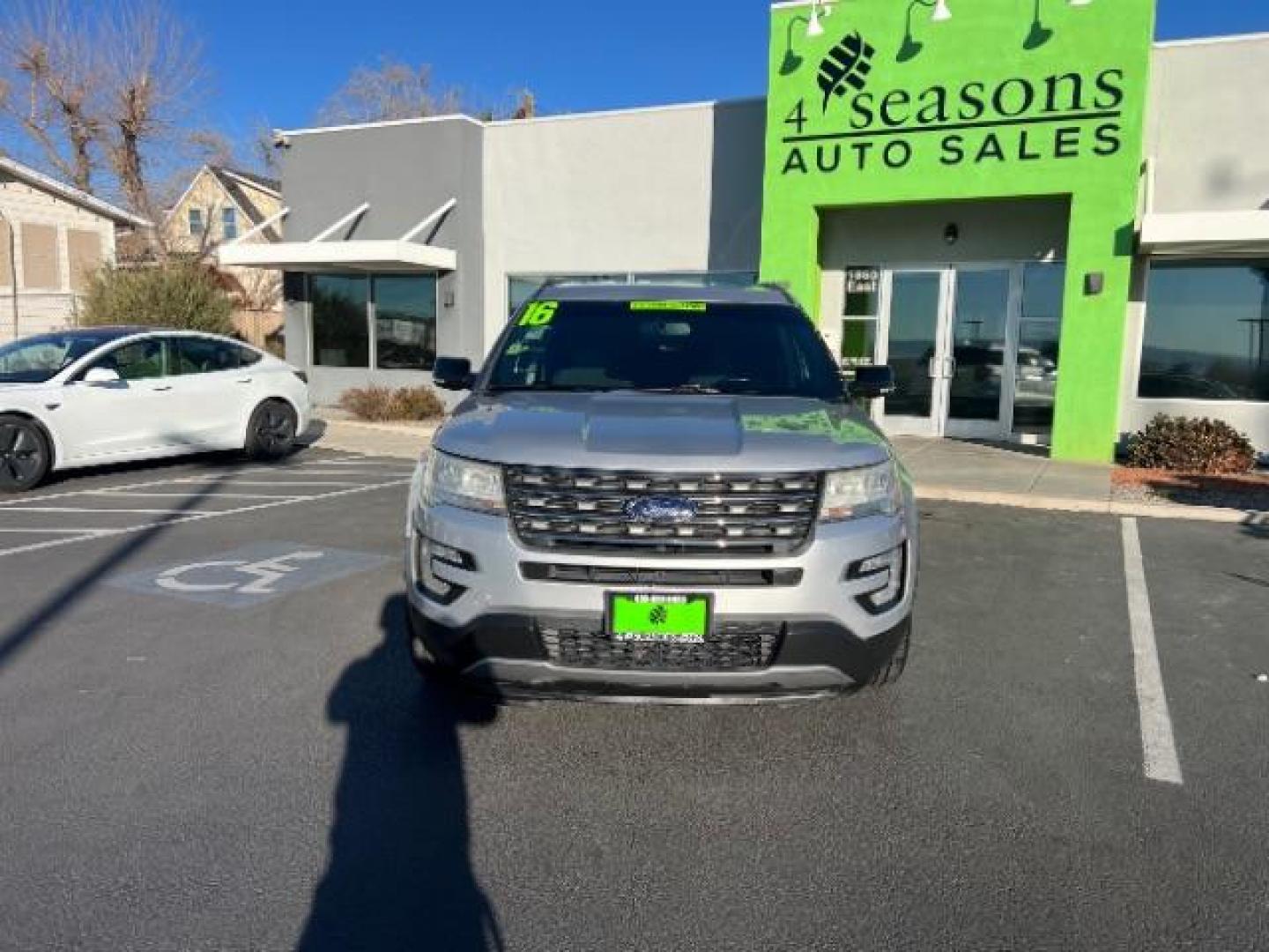 2016 Ingot Silver /Ebony Black, cloth Ford Explorer XLT 4WD (1FM5K8D85GG) with an 3.5L V6 DOHC 24V engine, 6-Speed Automatic transmission, located at 1865 East Red Hills Pkwy, St. George, 84770, (435) 628-0023, 37.120850, -113.543640 - We specialize in helping ALL people get the best financing available. No matter your credit score, good, bad or none we can get you an amazing rate. Had a bankruptcy, divorce, or repossessions? We give you the green light to get your credit back on the road. Low down and affordable payments that fit - Photo#1