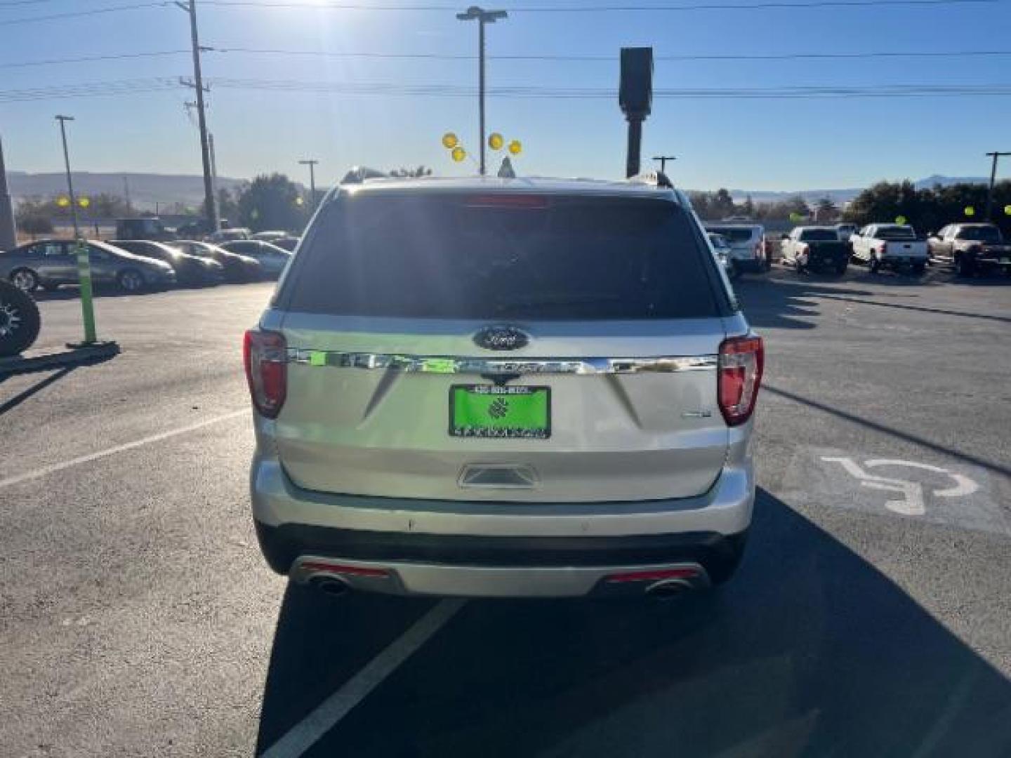 2016 Ingot Silver /Ebony Black, cloth Ford Explorer XLT 4WD (1FM5K8D85GG) with an 3.5L V6 DOHC 24V engine, 6-Speed Automatic transmission, located at 1865 East Red Hills Pkwy, St. George, 84770, (435) 628-0023, 37.120850, -113.543640 - We specialize in helping ALL people get the best financing available. No matter your credit score, good, bad or none we can get you an amazing rate. Had a bankruptcy, divorce, or repossessions? We give you the green light to get your credit back on the road. Low down and affordable payments that fit - Photo#5