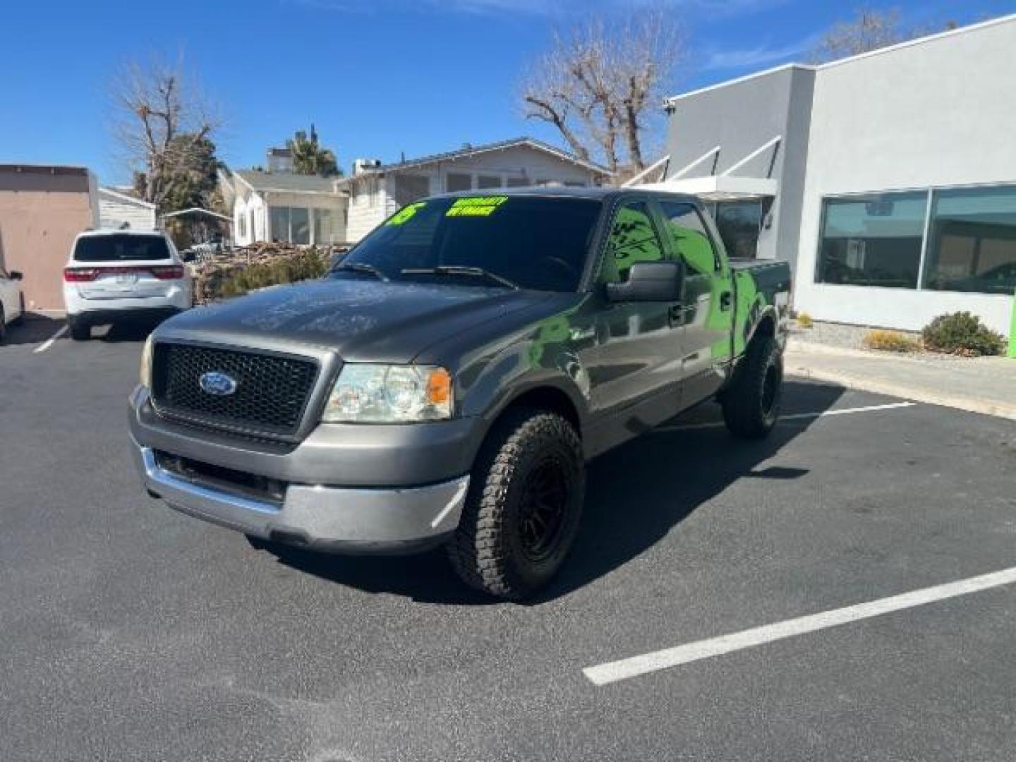 2005 Dark Shadow Gray Clearcoat Metallic /Dark Flint Ford F-150 XLT (1FTRW12W05F) with an Triton 4.6L V-8 regular unleaded engine, AUTOMATIC transmission, located at 1865 East Red Hills Pkwy, St. George, 84770, (435) 628-0023, 37.120850, -113.543640 - We specialize in helping ALL people get the best financing available. No matter your credit score, good, bad or none we can get you an amazing rate. Had a bankruptcy, divorce, or repossessions? We give you the green light to get your credit back on the road. Low down and affordable payments that fit - Photo#2