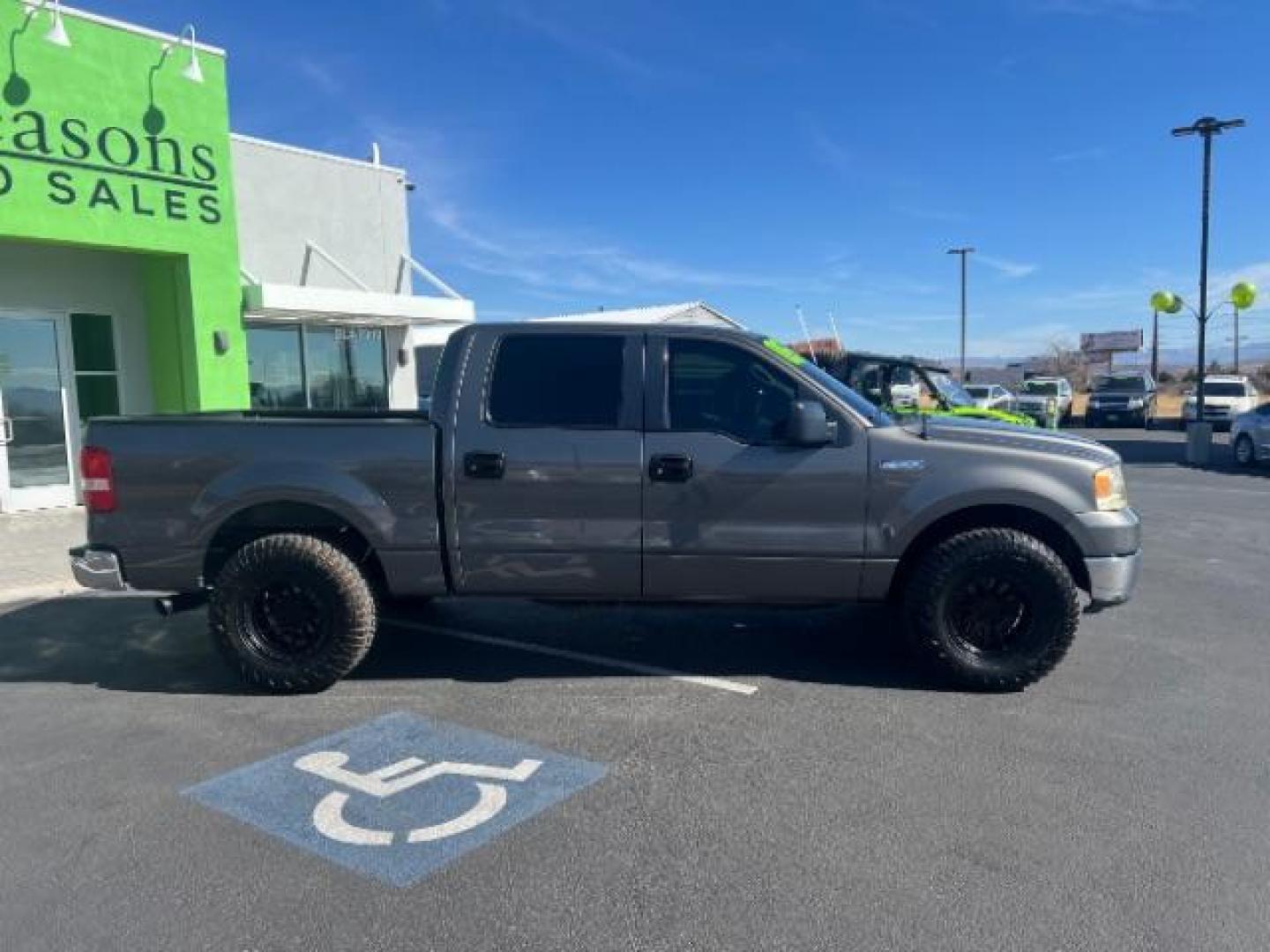 2005 Dark Shadow Gray Clearcoat Metallic /Dark Flint Ford F-150 XLT (1FTRW12W05F) with an Triton 4.6L V-8 regular unleaded engine, AUTOMATIC transmission, located at 1865 East Red Hills Pkwy, St. George, 84770, (435) 628-0023, 37.120850, -113.543640 - We specialize in helping ALL people get the best financing available. No matter your credit score, good, bad or none we can get you an amazing rate. Had a bankruptcy, divorce, or repossessions? We give you the green light to get your credit back on the road. Low down and affordable payments that fit - Photo#7