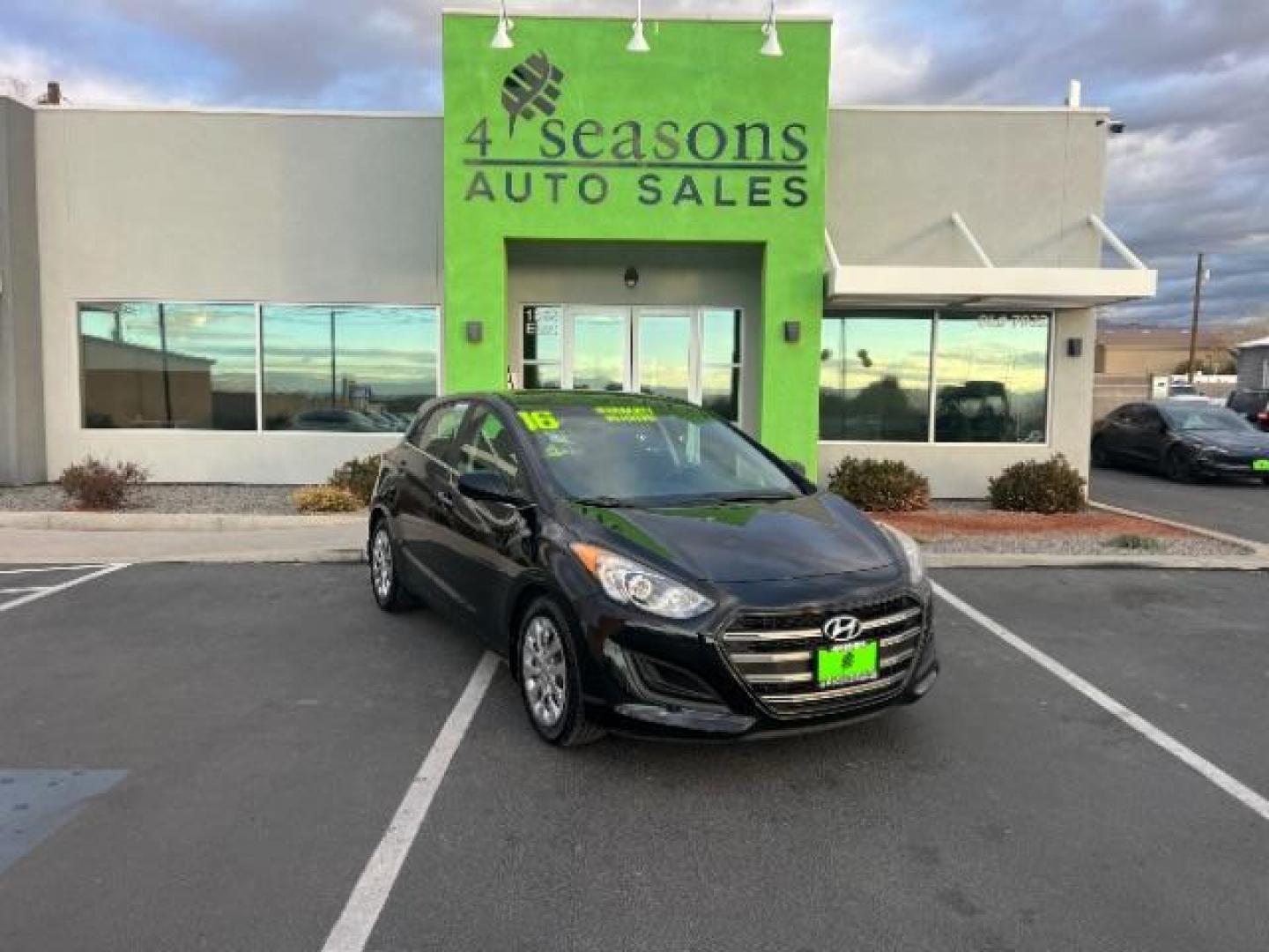 2016 BLACK /Charcoal, cloth Hyundai Elantra A/T (KMHD35LH3GU) with an 2.0L L4 16V DOHC engine, 6-Speed Automatic transmission, located at 1865 East Red Hills Pkwy, St. George, 84770, (435) 628-0023, 37.120850, -113.543640 - We specialize in helping ALL people get the best financing available. No matter your credit score, good, bad or none we can get you an amazing rate. Had a bankruptcy, divorce, or repossessions? We give you the green light to get your credit back on the road. Low down and affordable payments that fit - Photo#0