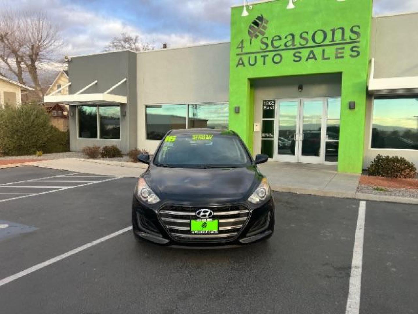 2016 BLACK /Charcoal, cloth Hyundai Elantra A/T (KMHD35LH3GU) with an 2.0L L4 16V DOHC engine, 6-Speed Automatic transmission, located at 1865 East Red Hills Pkwy, St. George, 84770, (435) 628-0023, 37.120850, -113.543640 - We specialize in helping ALL people get the best financing available. No matter your credit score, good, bad or none we can get you an amazing rate. Had a bankruptcy, divorce, or repossessions? We give you the green light to get your credit back on the road. Low down and affordable payments that fit - Photo#1