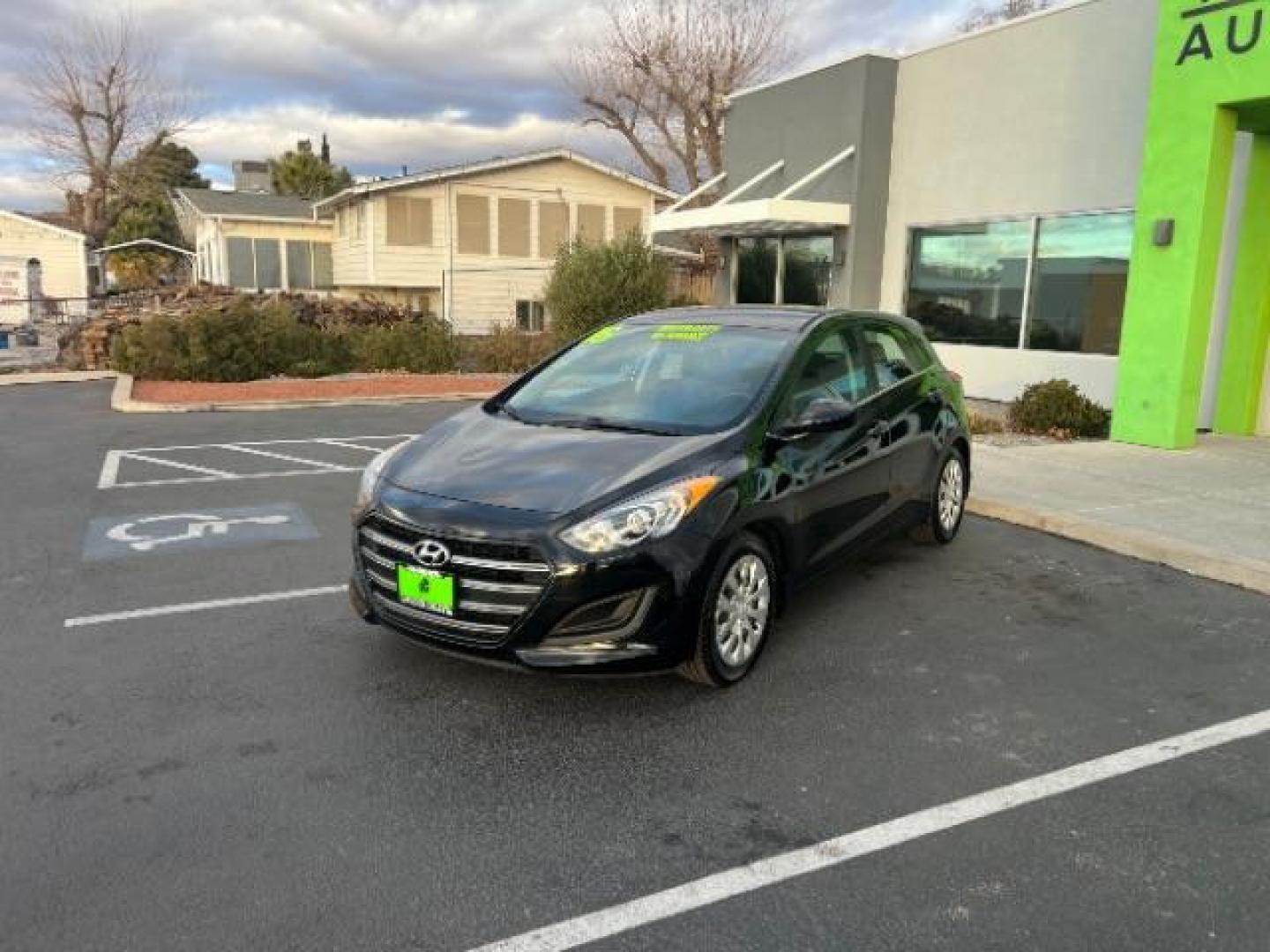 2016 BLACK /Charcoal, cloth Hyundai Elantra A/T (KMHD35LH3GU) with an 2.0L L4 16V DOHC engine, 6-Speed Automatic transmission, located at 1865 East Red Hills Pkwy, St. George, 84770, (435) 628-0023, 37.120850, -113.543640 - We specialize in helping ALL people get the best financing available. No matter your credit score, good, bad or none we can get you an amazing rate. Had a bankruptcy, divorce, or repossessions? We give you the green light to get your credit back on the road. Low down and affordable payments that fit - Photo#2