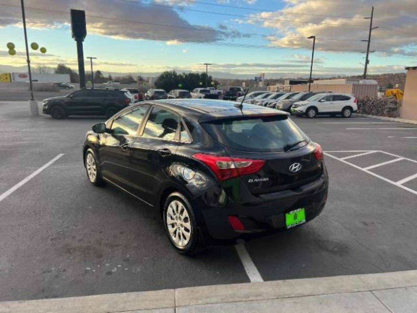 2016 BLACK /Charcoal, cloth Hyundai Elantra A/T (KMHD35LH3GU) with an 2.0L L4 16V DOHC engine, 6-Speed Automatic transmission, located at 1865 East Red Hills Pkwy, St. George, 84770, (435) 628-0023, 37.120850, -113.543640 - We specialize in helping ALL people get the best financing available. No matter your credit score, good, bad or none we can get you an amazing rate. Had a bankruptcy, divorce, or repossessions? We give you the green light to get your credit back on the road. Low down and affordable payments that fit - Photo#4