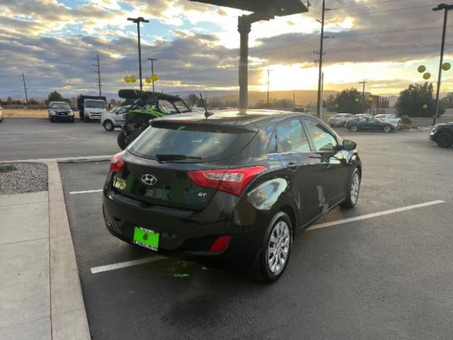 2016 BLACK /Charcoal, cloth Hyundai Elantra A/T (KMHD35LH3GU) with an 2.0L L4 16V DOHC engine, 6-Speed Automatic transmission, located at 1865 East Red Hills Pkwy, St. George, 84770, (435) 628-0023, 37.120850, -113.543640 - We specialize in helping ALL people get the best financing available. No matter your credit score, good, bad or none we can get you an amazing rate. Had a bankruptcy, divorce, or repossessions? We give you the green light to get your credit back on the road. Low down and affordable payments that fit - Photo#6