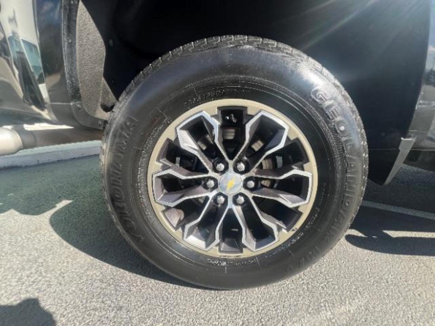 2016 Black /Black Leather Interior Chevrolet Colorado Z71 Crew Cab 4WD Long Box (1GCGTDE39G1) with an 3.6L V6 DOHC 24V GAS engine, 6-Speed Automatic transmission, located at 1865 East Red Hills Pkwy, St. George, 84770, (435) 628-0023, 37.120850, -113.543640 - We specialize in helping ALL people get the best financing available. No matter your credit score, good, bad or none we can get you an amazing rate. Had a bankruptcy, divorce, or repossessions? We give you the green light to get your credit back on the road. Low down and affordable payments that fit - Photo#8