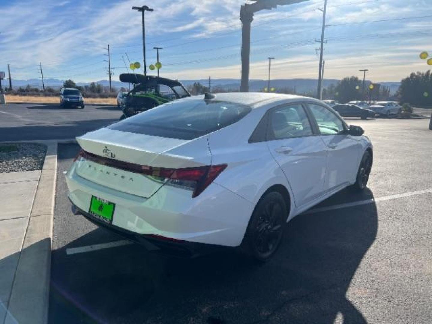 2021 Quartz White /Black Hyundai Elantra SEL (5NPLM4AG8MH) with an 2.0L L4 DOHC 16V engine, 6-Speed Automatic transmission, located at 1865 East Red Hills Pkwy, St. George, 84770, (435) 628-0023, 37.120850, -113.543640 - We specialize in helping ALL people get the best financing available. No matter your credit score, good, bad or none we can get you an amazing rate. Had a bankruptcy, divorce, or repossessions? We give you the green light to get your credit back on the road. Low down and affordable payments that fit - Photo#6