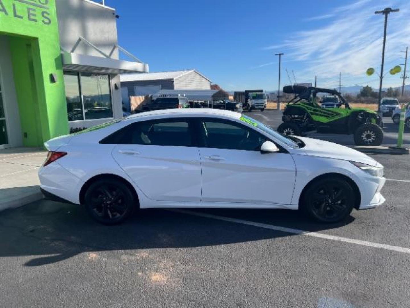 2021 Quartz White /Black Hyundai Elantra SEL (5NPLM4AG8MH) with an 2.0L L4 DOHC 16V engine, 6-Speed Automatic transmission, located at 1865 East Red Hills Pkwy, St. George, 84770, (435) 628-0023, 37.120850, -113.543640 - We specialize in helping ALL people get the best financing available. No matter your credit score, good, bad or none we can get you an amazing rate. Had a bankruptcy, divorce, or repossessions? We give you the green light to get your credit back on the road. Low down and affordable payments that fit - Photo#7