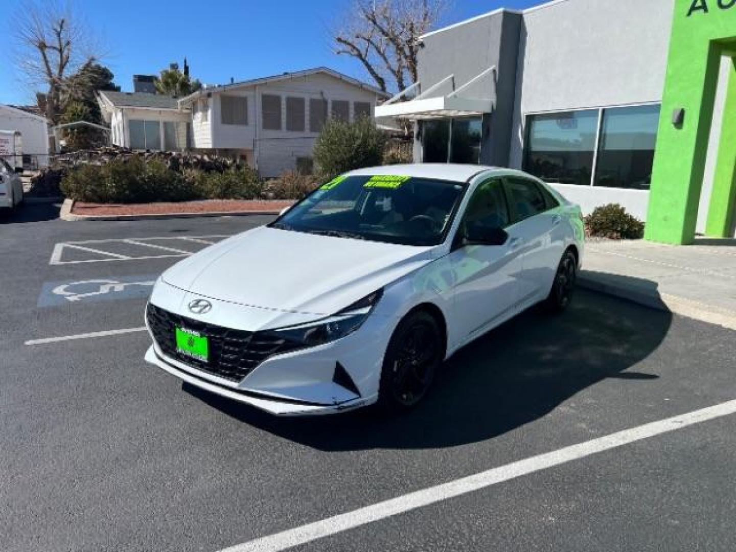 2021 Quartz White /Black Hyundai Elantra SEL (5NPLM4AG8MH) with an 2.0L L4 DOHC 16V engine, 6-Speed Automatic transmission, located at 1865 East Red Hills Pkwy, St. George, 84770, (435) 628-0023, 37.120850, -113.543640 - We specialize in helping ALL people get the best financing available. No matter your credit score, good, bad or none we can get you an amazing rate. Had a bankruptcy, divorce, or repossessions? We give you the green light to get your credit back on the road. Low down and affordable payments that fit - Photo#2