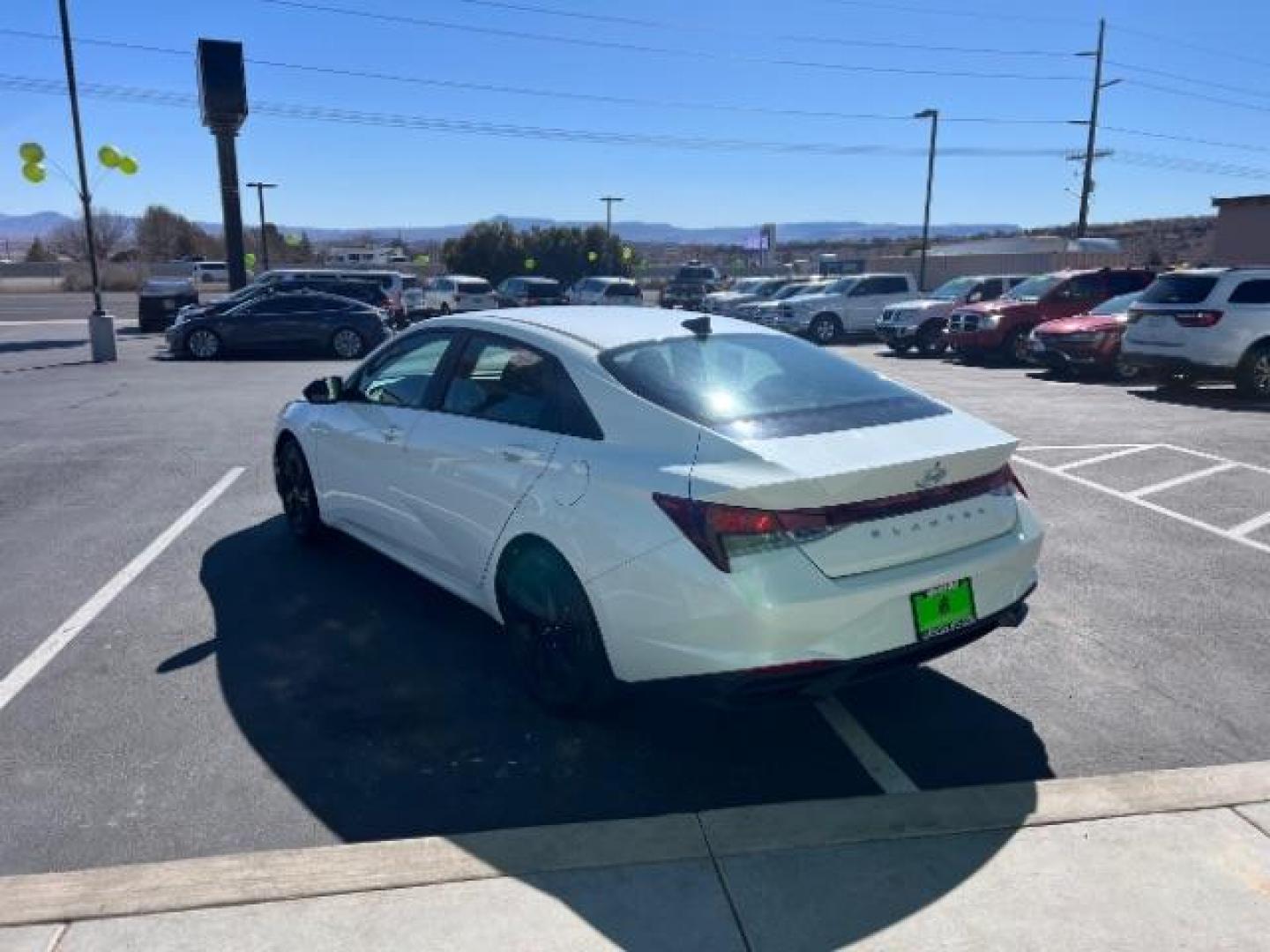 2021 Quartz White /Black Hyundai Elantra SEL (5NPLM4AG8MH) with an 2.0L L4 DOHC 16V engine, 6-Speed Automatic transmission, located at 1865 East Red Hills Pkwy, St. George, 84770, (435) 628-0023, 37.120850, -113.543640 - We specialize in helping ALL people get the best financing available. No matter your credit score, good, bad or none we can get you an amazing rate. Had a bankruptcy, divorce, or repossessions? We give you the green light to get your credit back on the road. Low down and affordable payments that fit - Photo#4