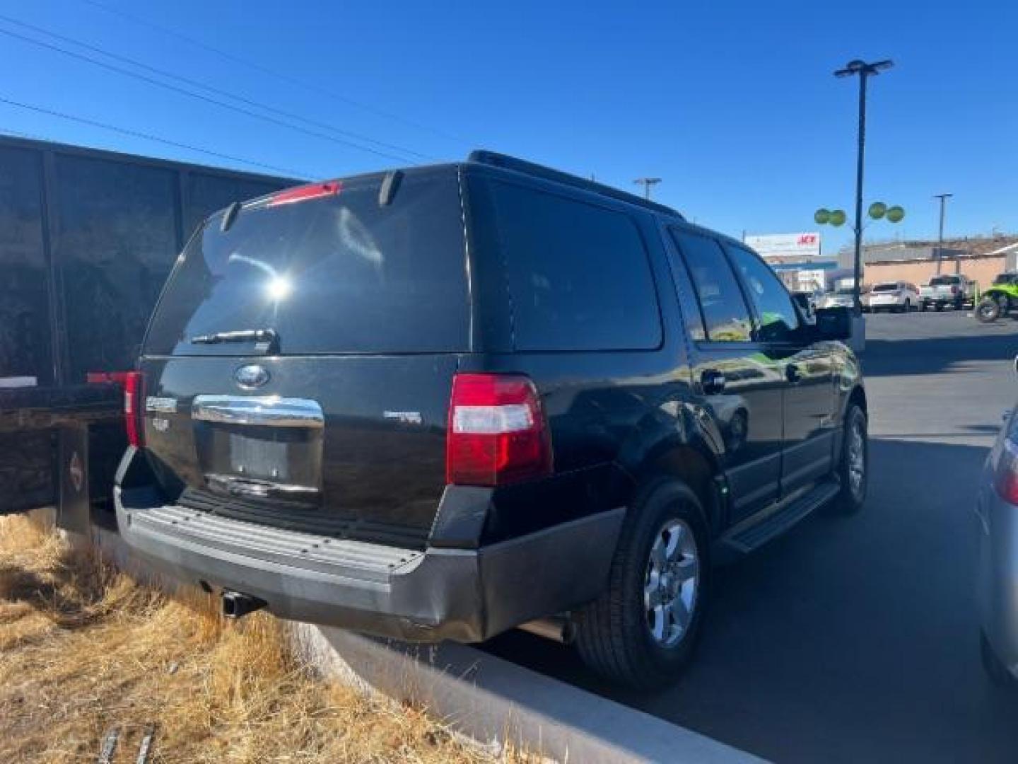 2007 Black /Stone Cloth Interior Ford Expedition XLT 4WD (1FMFU16517L) with an 5.4L V8 SOHC 16V engine, 6-Speed Automatic transmission, located at 1865 East Red Hills Pkwy, St. George, 84770, (435) 628-0023, 37.120850, -113.543640 - This vehicle is a Mechanic Special. This means it will need some love. Runs a drives fine but has body damage, leaks or other mechanical issues. It did NOT pass our 50 point inspection. Get a great deal on a less than perfect car. These cars do NOT qualify for our in house financing. Cash and carry, - Photo#5