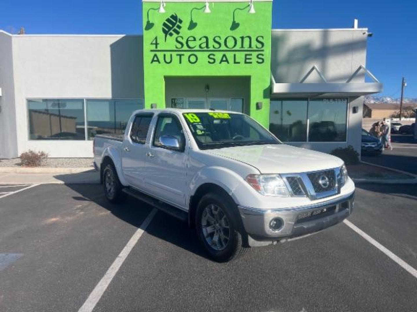 2019 Glacier White /Steel Nissan Frontier SL (1N6AD0EV1KN) with an 4.0L V6 DOHC 24V engine, 5-Speed Automatic transmission, located at 1865 East Red Hills Pkwy, St. George, 84770, (435) 628-0023, 37.120850, -113.543640 - We specialize in helping ALL people get the best financing available. No matter your credit score, good, bad or none we can get you an amazing rate. Had a bankruptcy, divorce, or repossessions? We give you the green light to get your credit back on the road. Low down and affordable payments that fit - Photo#0