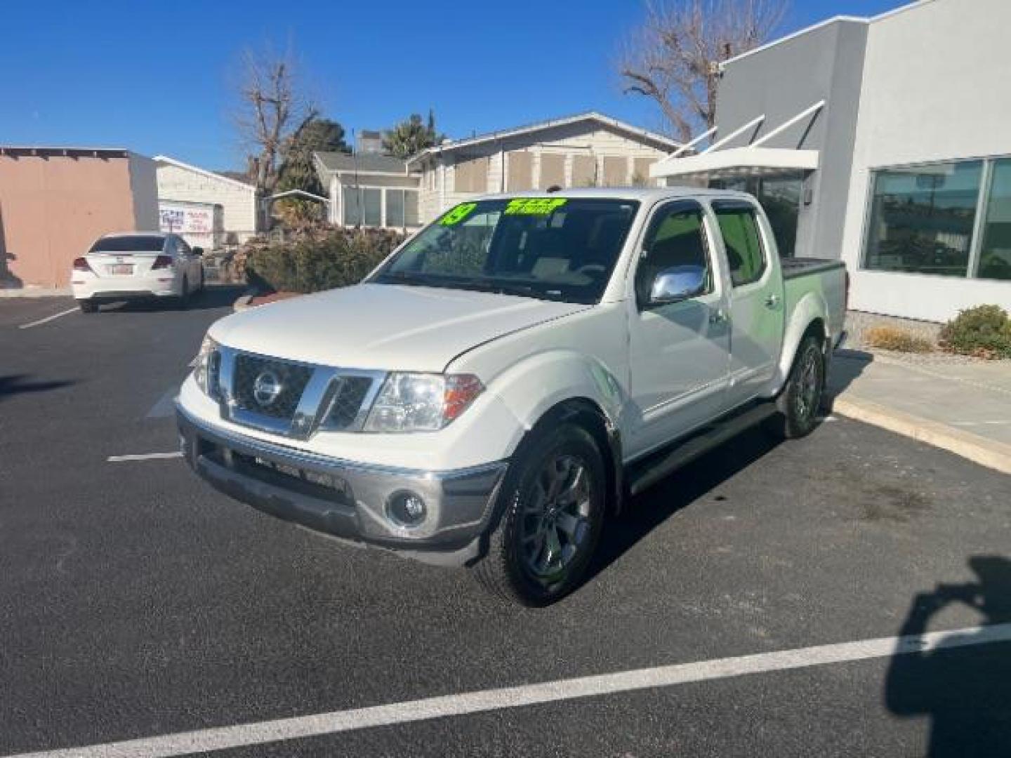 2019 Glacier White /Steel Nissan Frontier SL (1N6AD0EV1KN) with an 4.0L V6 DOHC 24V engine, 5-Speed Automatic transmission, located at 1865 East Red Hills Pkwy, St. George, 84770, (435) 628-0023, 37.120850, -113.543640 - We specialize in helping ALL people get the best financing available. No matter your credit score, good, bad or none we can get you an amazing rate. Had a bankruptcy, divorce, or repossessions? We give you the green light to get your credit back on the road. Low down and affordable payments that fit - Photo#2