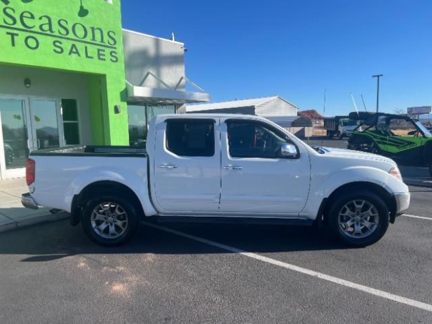 2019 Glacier White /Steel Nissan Frontier SL (1N6AD0EV1KN) with an 4.0L V6 DOHC 24V engine, 5-Speed Automatic transmission, located at 1865 East Red Hills Pkwy, St. George, 84770, (435) 628-0023, 37.120850, -113.543640 - We specialize in helping ALL people get the best financing available. No matter your credit score, good, bad or none we can get you an amazing rate. Had a bankruptcy, divorce, or repossessions? We give you the green light to get your credit back on the road. Low down and affordable payments that fit - Photo#7