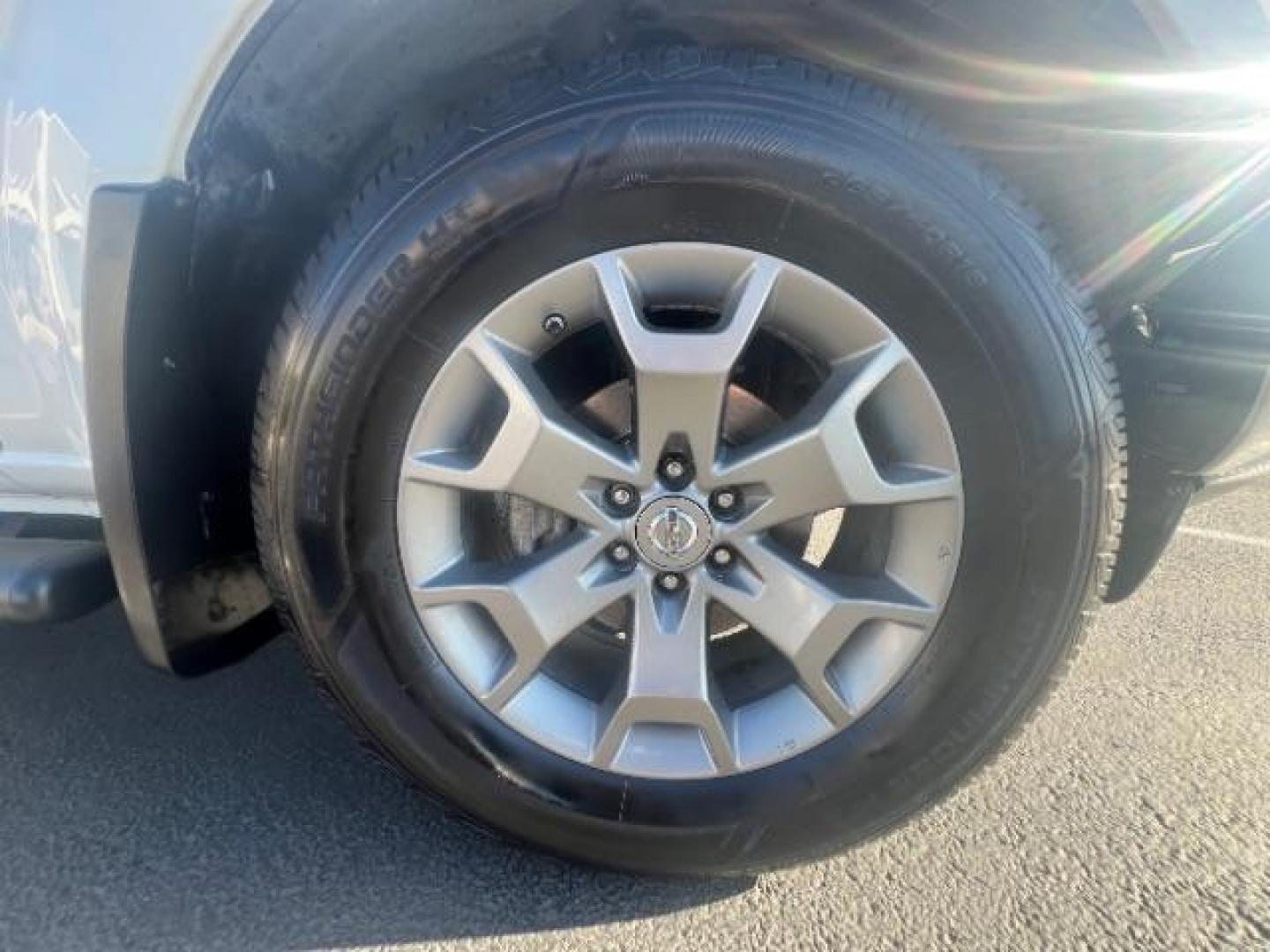 2019 Glacier White /Steel Nissan Frontier SL (1N6AD0EV1KN) with an 4.0L V6 DOHC 24V engine, 5-Speed Automatic transmission, located at 1865 East Red Hills Pkwy, St. George, 84770, (435) 628-0023, 37.120850, -113.543640 - We specialize in helping ALL people get the best financing available. No matter your credit score, good, bad or none we can get you an amazing rate. Had a bankruptcy, divorce, or repossessions? We give you the green light to get your credit back on the road. Low down and affordable payments that fit - Photo#9