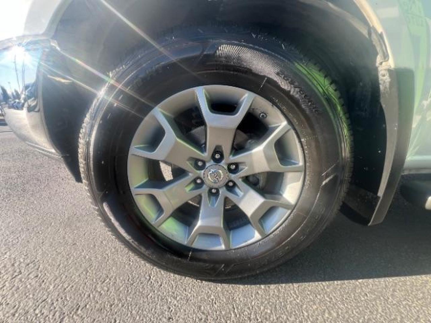 2019 Glacier White /Steel Nissan Frontier SL (1N6AD0EV1KN) with an 4.0L V6 DOHC 24V engine, 5-Speed Automatic transmission, located at 940 North Main Street, Cedar City, UT, 84720, (435) 628-0023, 37.692936, -113.061897 - Photo#10