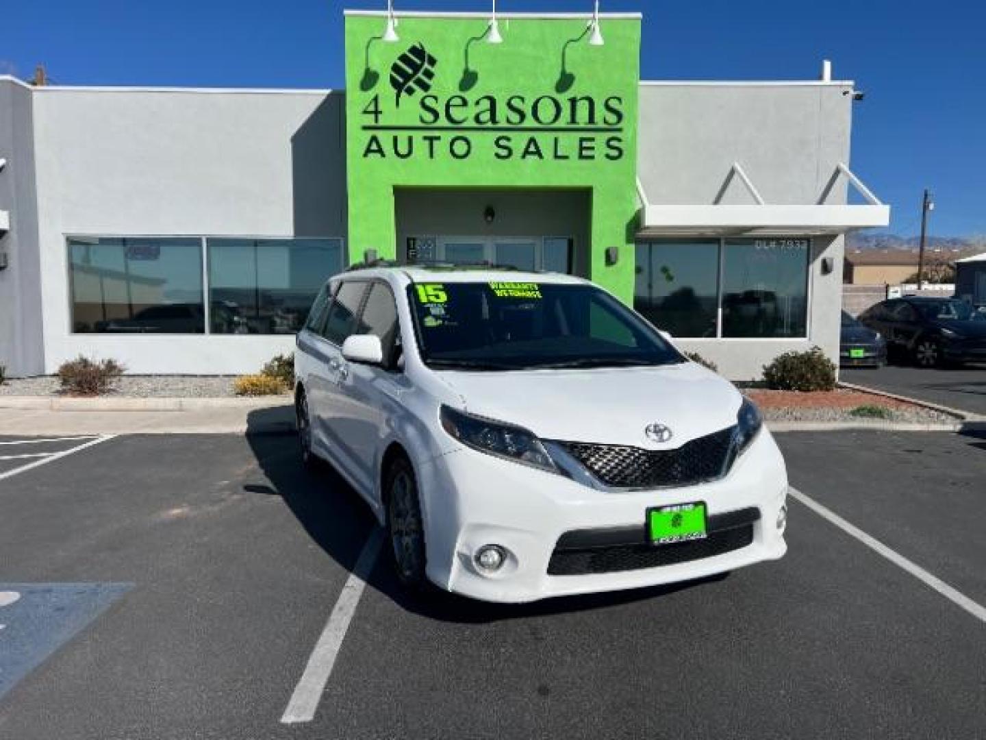 2015 White /Black Toyota Sienna SE FWD 8-Passenger V6 (5TDXK3DC8FS) with an 3.5L V6 EFI DOHC 24V engine, 5-Speed Automatic transmission, located at 1865 East Red Hills Pkwy, St. George, 84770, (435) 628-0023, 37.120850, -113.543640 - We specialize in helping ALL people get the best financing available. No matter your credit score, good, bad or none we can get you an amazing rate. Had a bankruptcy, divorce, or repossessions? We give you the green light to get your credit back on the road. Low down and affordable payments that fit - Photo#0