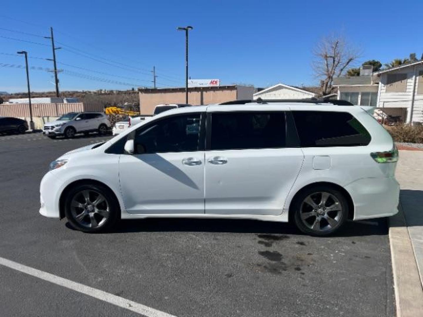 2015 White /Black Toyota Sienna SE FWD 8-Passenger V6 (5TDXK3DC8FS) with an 3.5L V6 EFI DOHC 24V engine, 5-Speed Automatic transmission, located at 1865 East Red Hills Pkwy, St. George, 84770, (435) 628-0023, 37.120850, -113.543640 - We specialize in helping ALL people get the best financing available. No matter your credit score, good, bad or none we can get you an amazing rate. Had a bankruptcy, divorce, or repossessions? We give you the green light to get your credit back on the road. Low down and affordable payments that fit - Photo#3